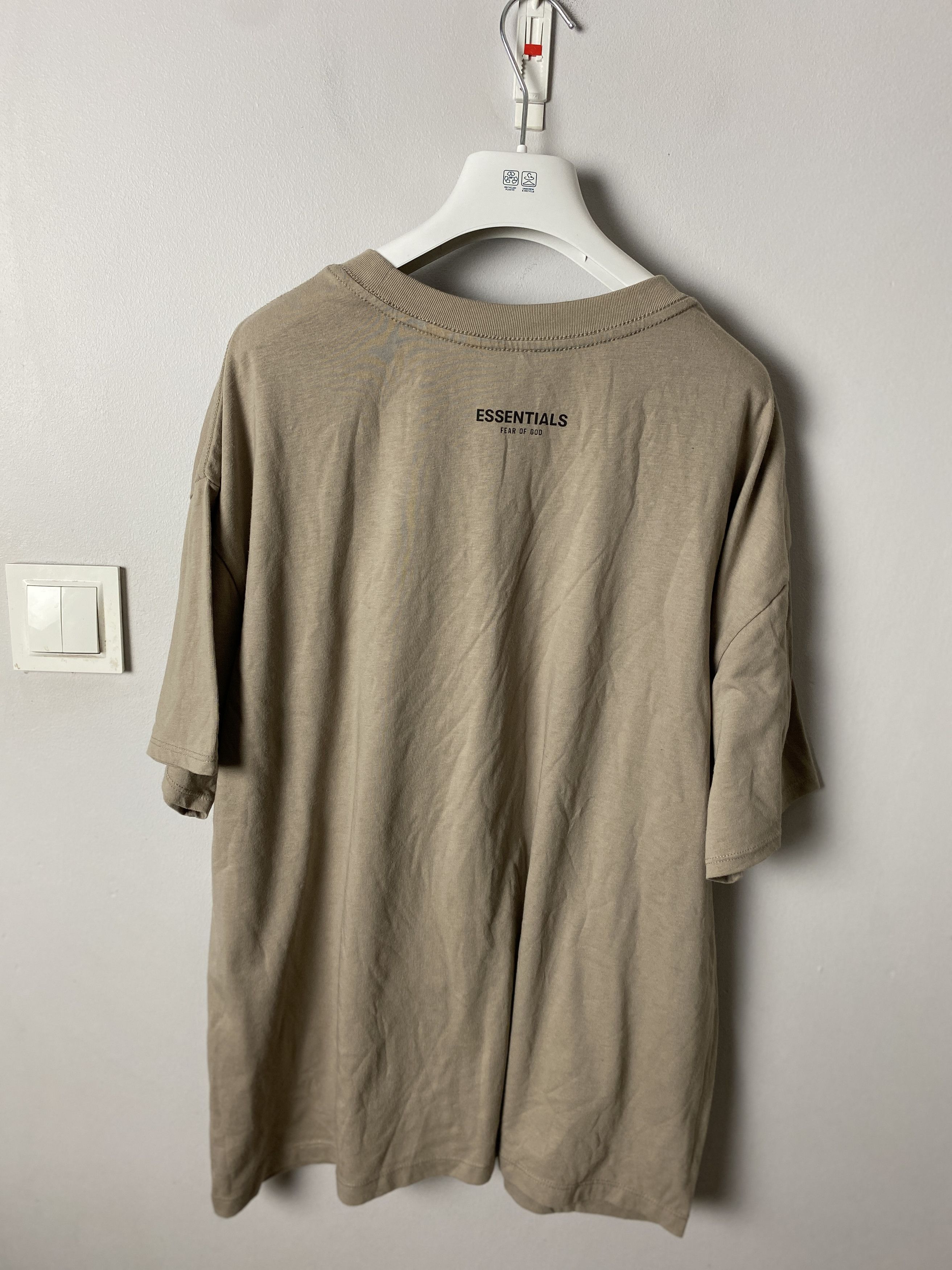 Essentials Essentials Fear of God basic small logo t-shirt tee Size US L / EU 52-54 / 3 - 1 Thumbnail