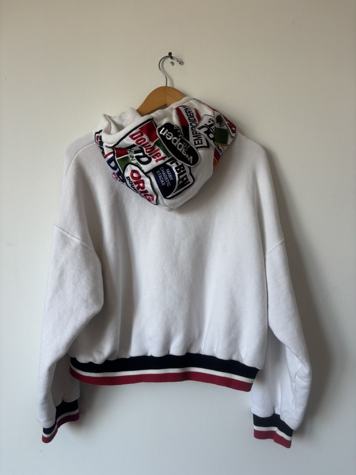 Doublet doublet Chaos Patches Hoodie White Size Small FW18 Size US S / EU 44-46 / 1 - 4 Thumbnail