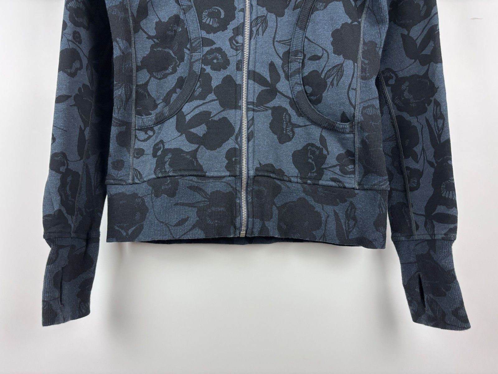 Lululemon Lululemon Scuba Floral Hoodie Cotton Blue Womens Size ~S Size S / US 4 / IT 40 - 3 Thumbnail