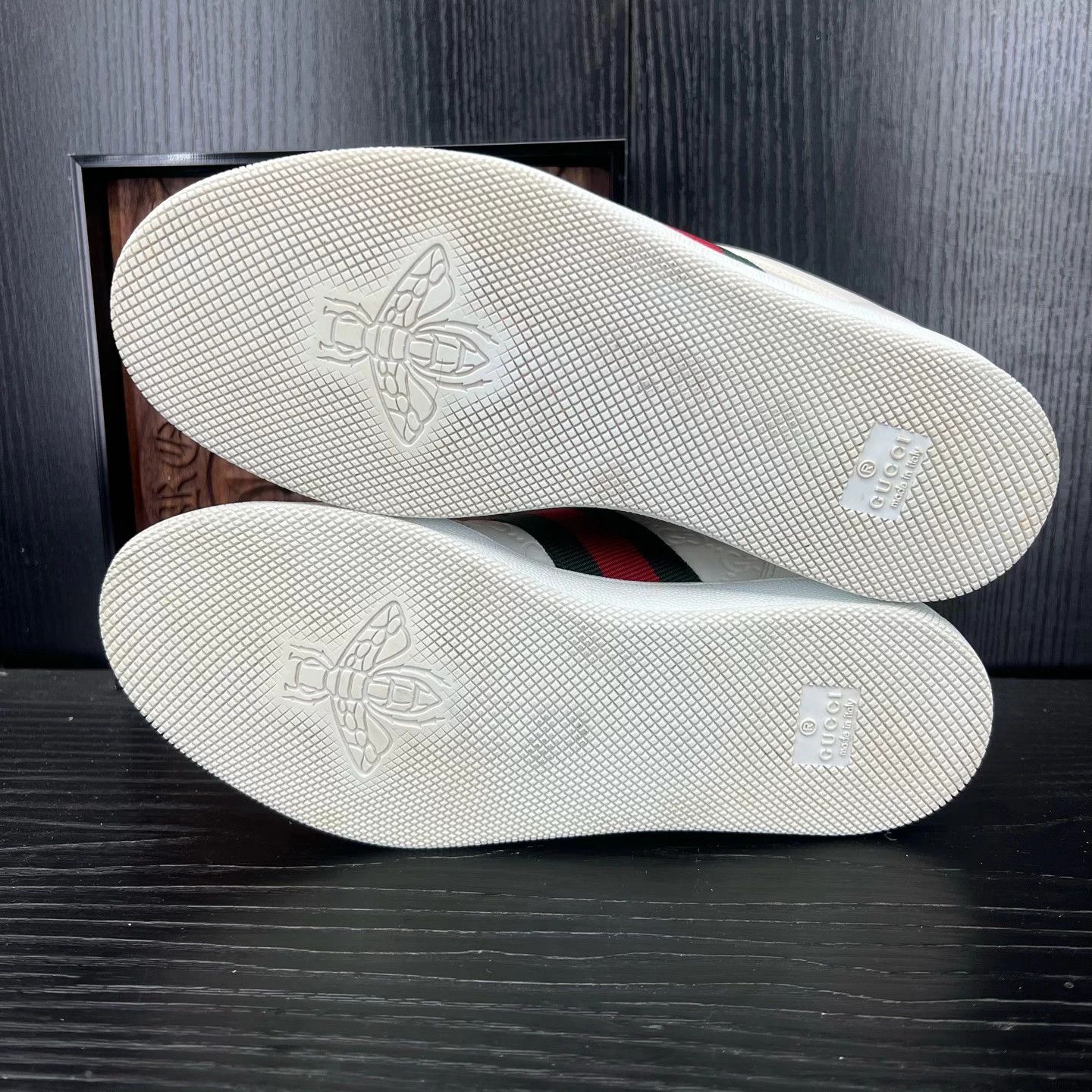 Gucci Gucci Embossed White Red 36 Mint Box Size US 6 / IT 36 - 7 Thumbnail