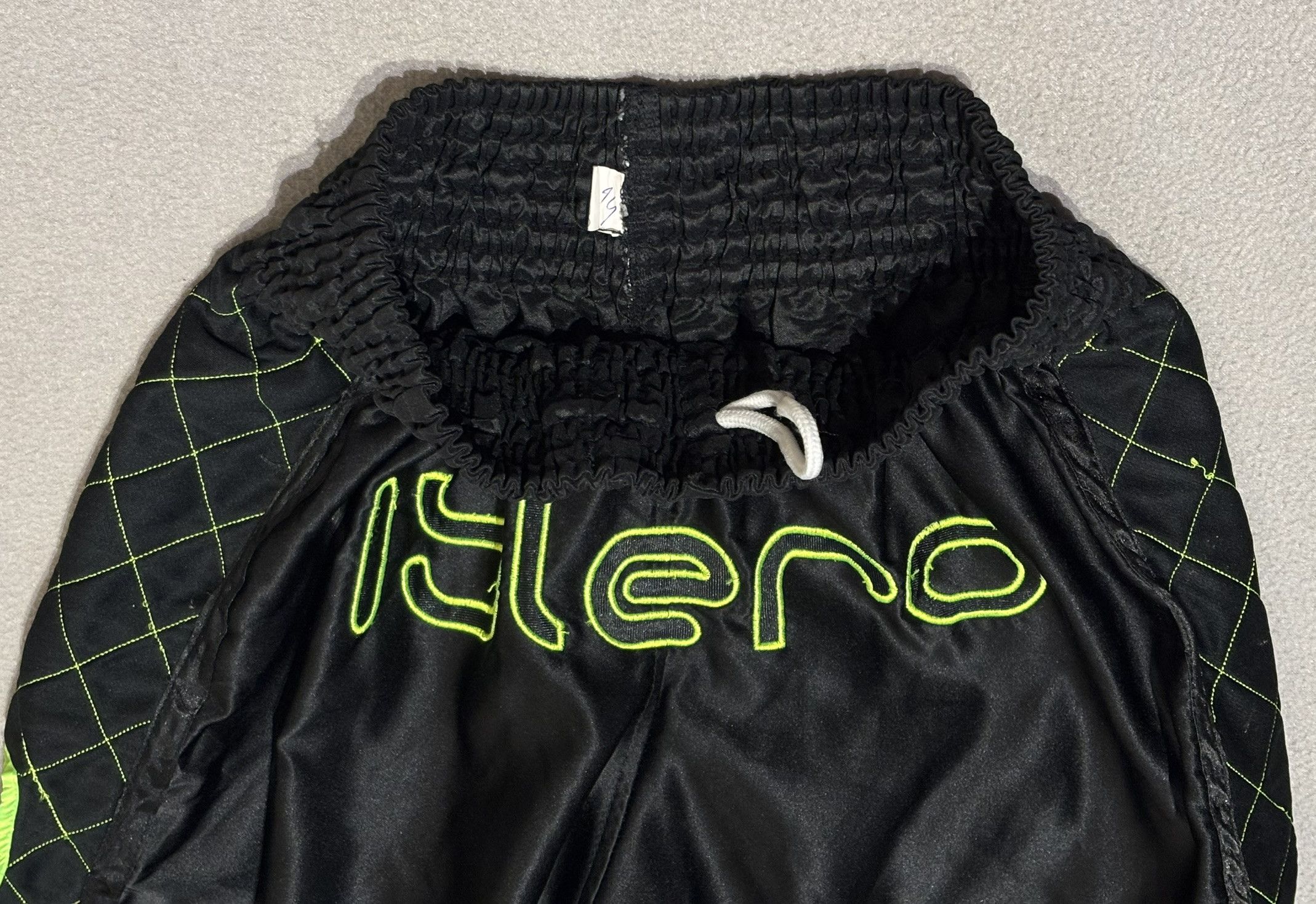 Other Islero Muaythai Thai Boxing MMA Sports Shorts Size L Size US 33 - 13 Thumbnail