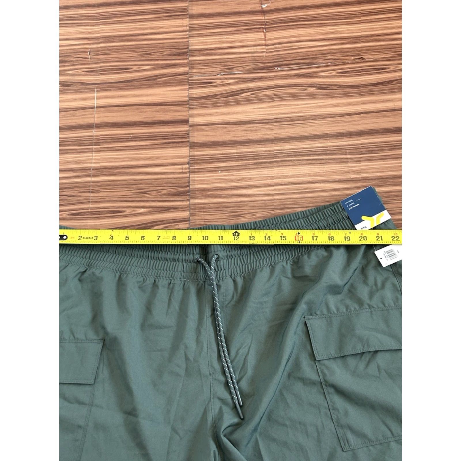 Old Navy NWT Old Navy Active Shorts Green 5” Inseam Dry Quick size 2XL Mens Athletic Shorts Size US 39 - 3 Thumbnail