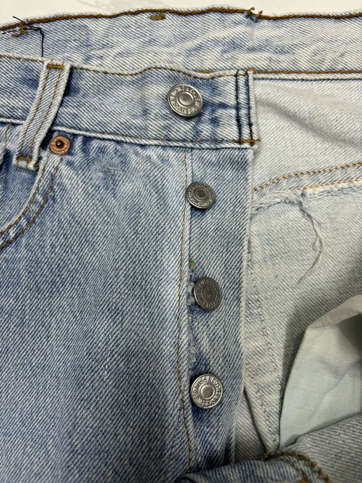 Levi's VINTAGE LEVIS 501 MADE IN USA DISTRESSED DENIM Size US 28 / EU 44 - 11 Thumbnail