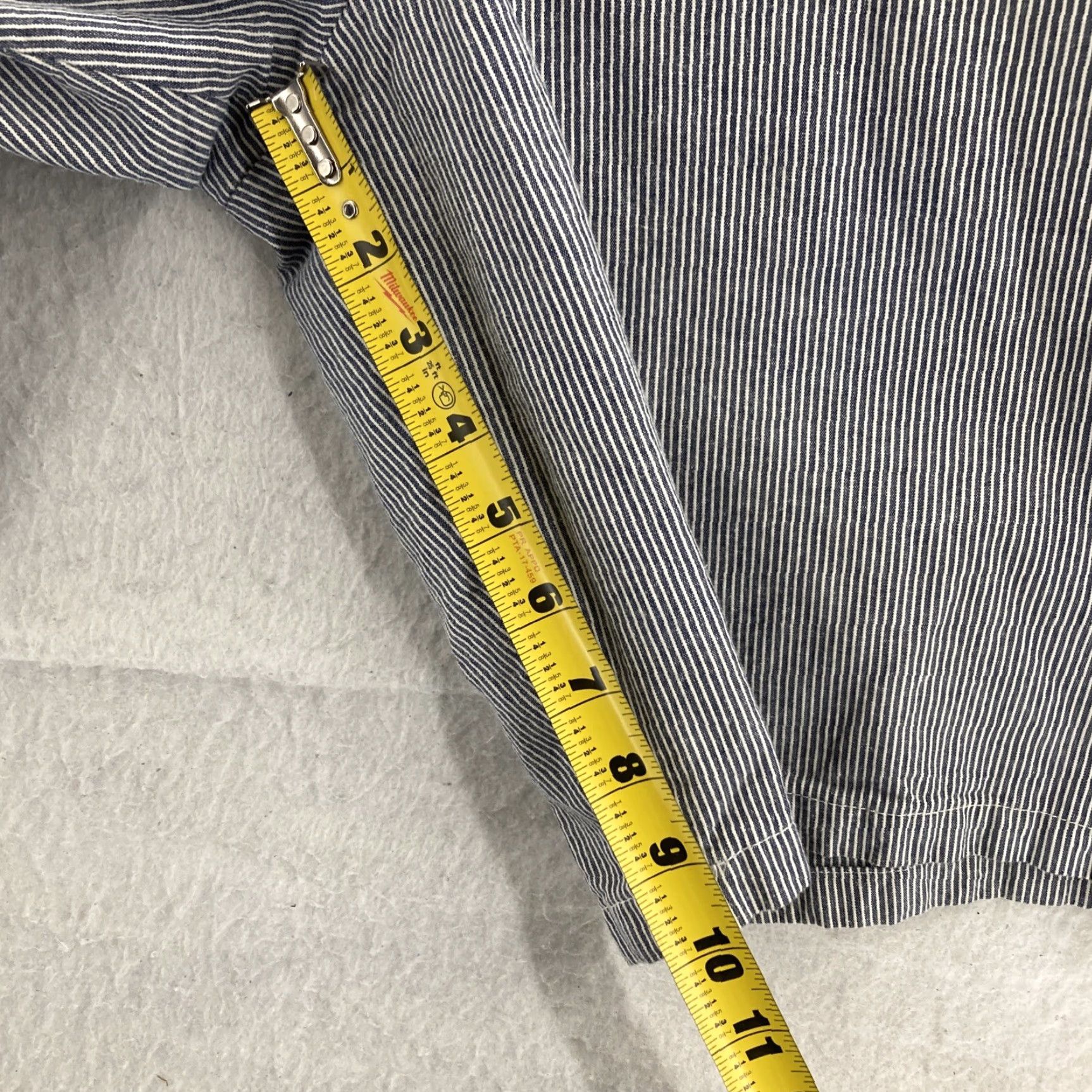 Hurley Hurley Chino Shorts Size 38 Blue Striped Casual Men Regular Belt Loops 9in Inseam Polyester Jersey Front Flat Logo Striped Pattern Dec 90s Theme? Size US 38 / EU 54 - 5 Thumbnail