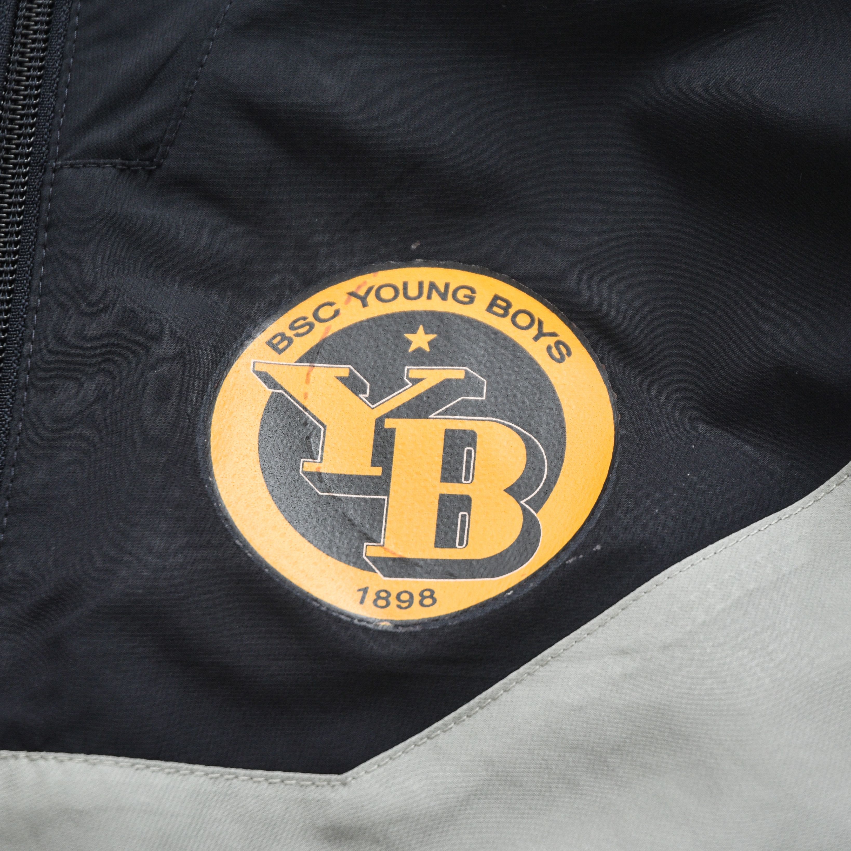 Puma PUMA BSC Young Boys Bern Training Football Jacket 09-10 M-L Size US M / EU 48-50 / 2 - 9 Thumbnail