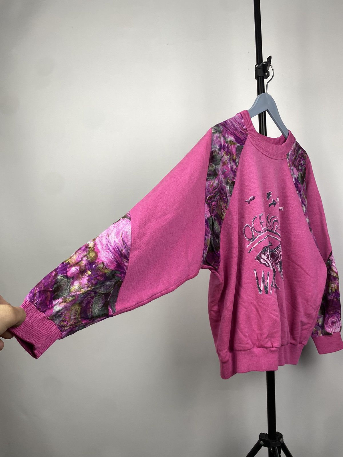 Vintage Vintage 80s Oceans Wave Fish Surfboard Sweatshirts Pullover Size US S / EU 44-46 / 1 - 3 Thumbnail