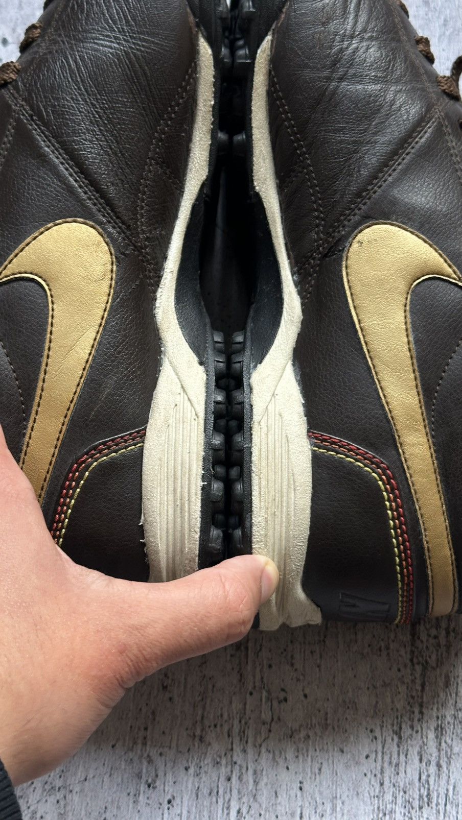 Nike 2007 Nike Ronaldinho R10 Vintage Leather Soccer Boots Size US 11 / EU 44 - 12 Thumbnail