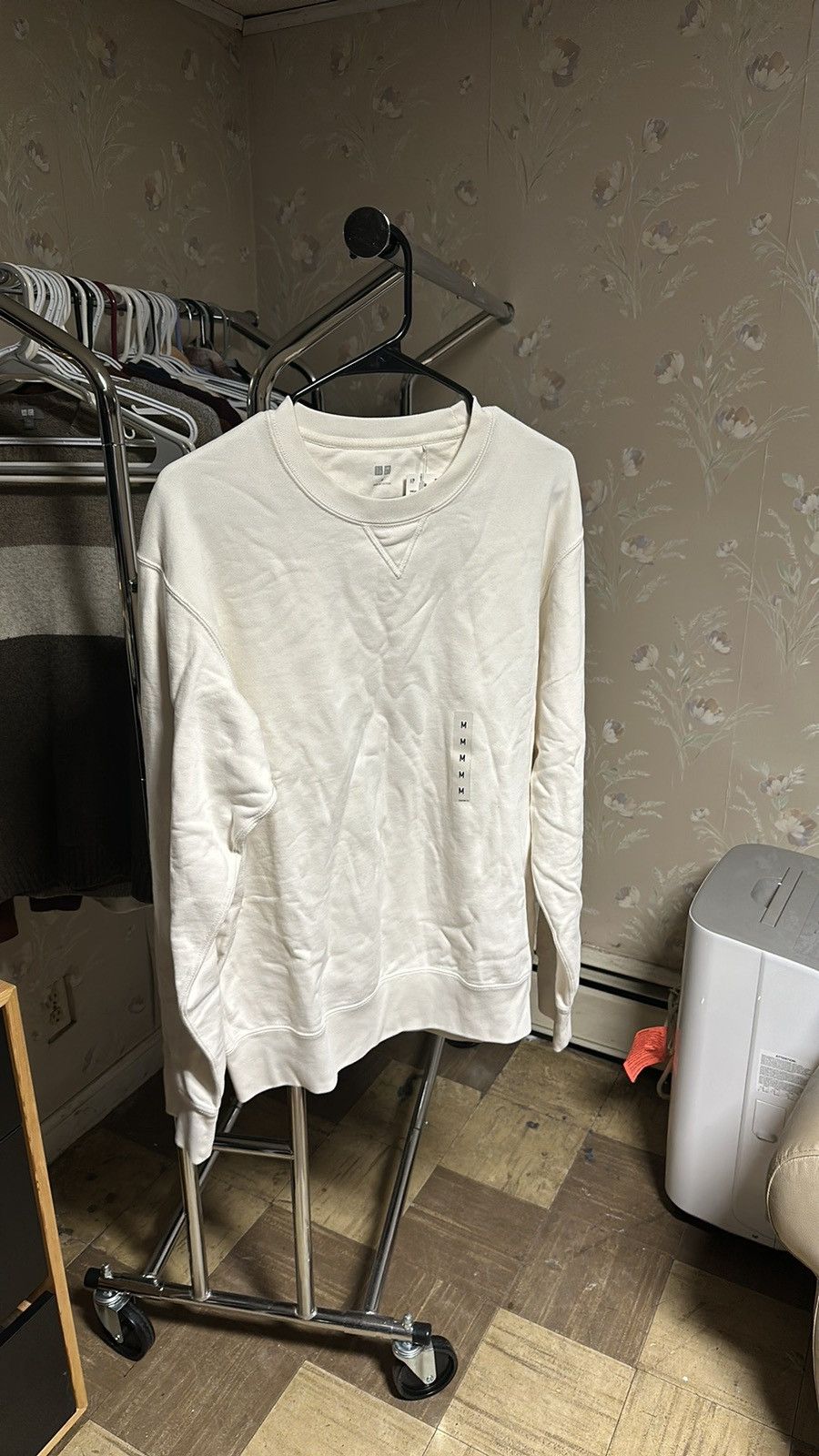 Uniqlo Uniqlo Men’s Off White Crewneck Sweater Size M Size US M / EU 48-50 / 2 - 1 Thumbnail