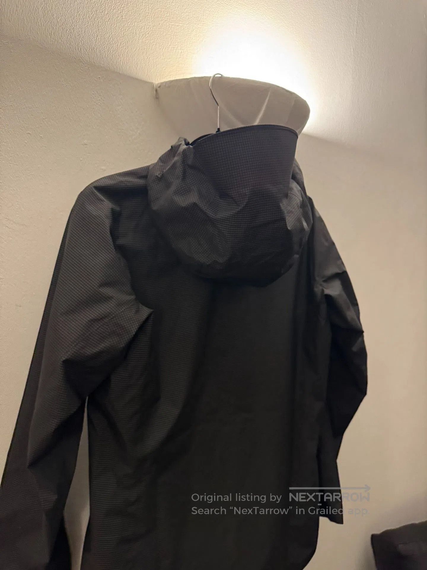 Arc'teryx Arcteryx Women's Alpha Lightweight Anorak. Size S / US 4 / IT 40 - 3 Thumbnail