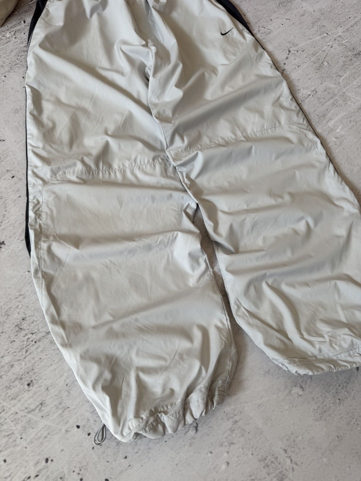 Nike × Vintage NIKE AIR MAX NYLON VINTAGE Y2K BAGGY FIT PANTS SWEATPANTS Size US 34 / EU 50 - 2 Thumbnail