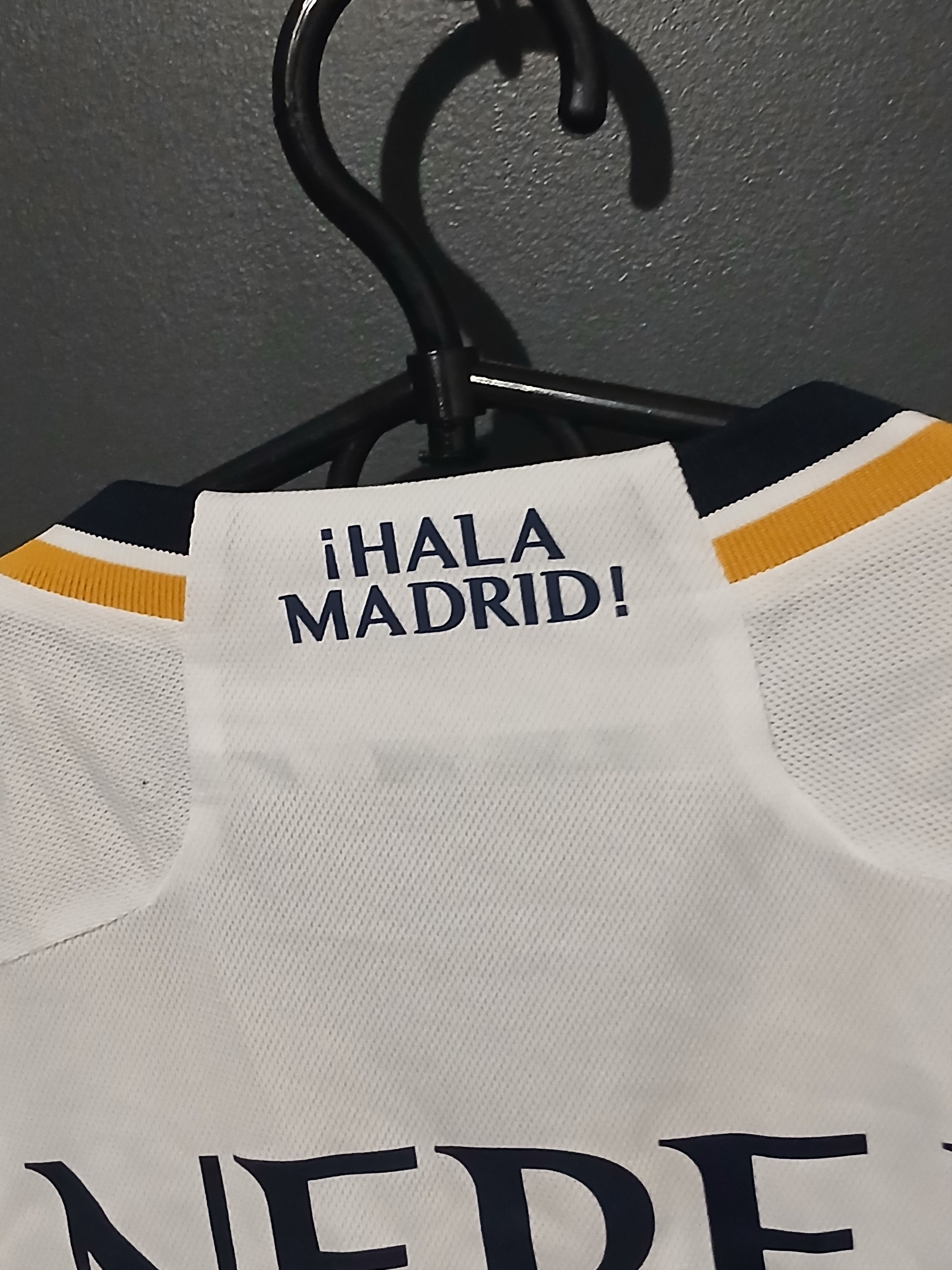 Adidas New Real Madrid 2023/2024 Football Jersey T-Shirt Size US S / EU 44-46 / 1 - 6 Thumbnail