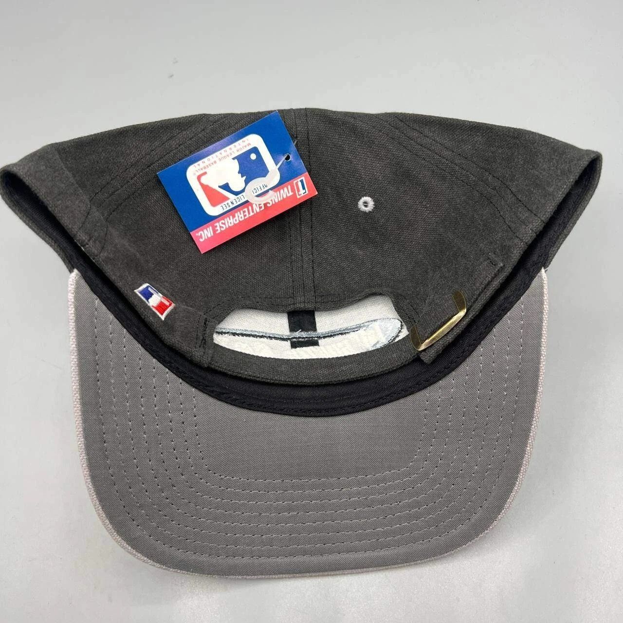 Twins Enterprise Inc. × Vintage Chicago White Sox Hat Men Twins Enterprise MLB Strap Back Size ONE SIZE - 4 Thumbnail