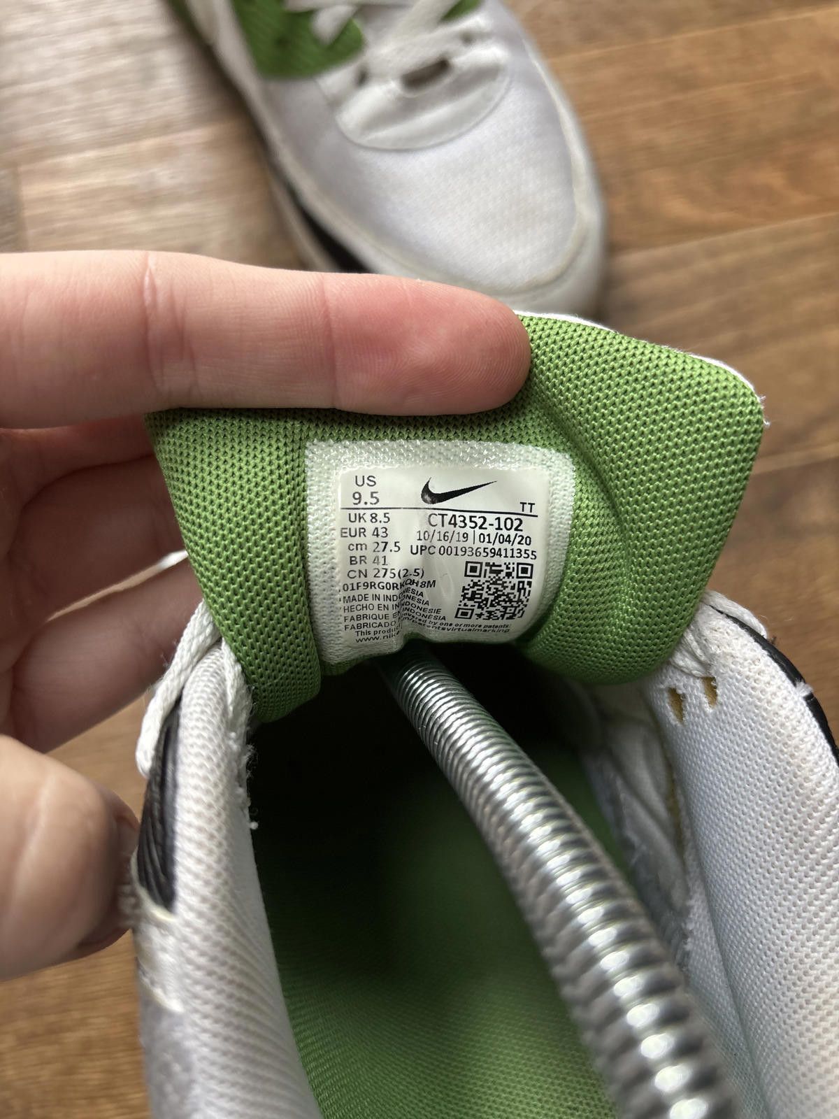 Nike Nike Air Max 90 Chlorophyll White Green UK 8.5 Size US 9.5 / EU 42-43 - 7 Thumbnail