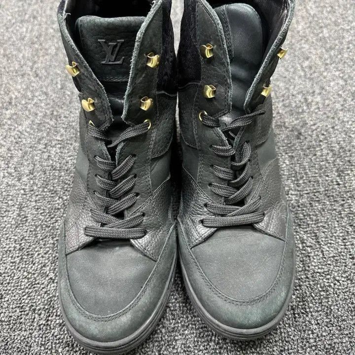 Louis Vuitton Louis Vuitton Logo High-Top Casual Sneakers -2508 Size US 7.5 / EU 40-41 - 2 Thumbnail