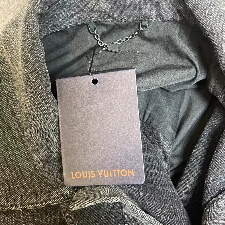 Louis Vuitton Louis Vuitton 25 new black capsule dark logo jacquard singl Size US M / EU 48-50 / 2 - 6 Thumbnail