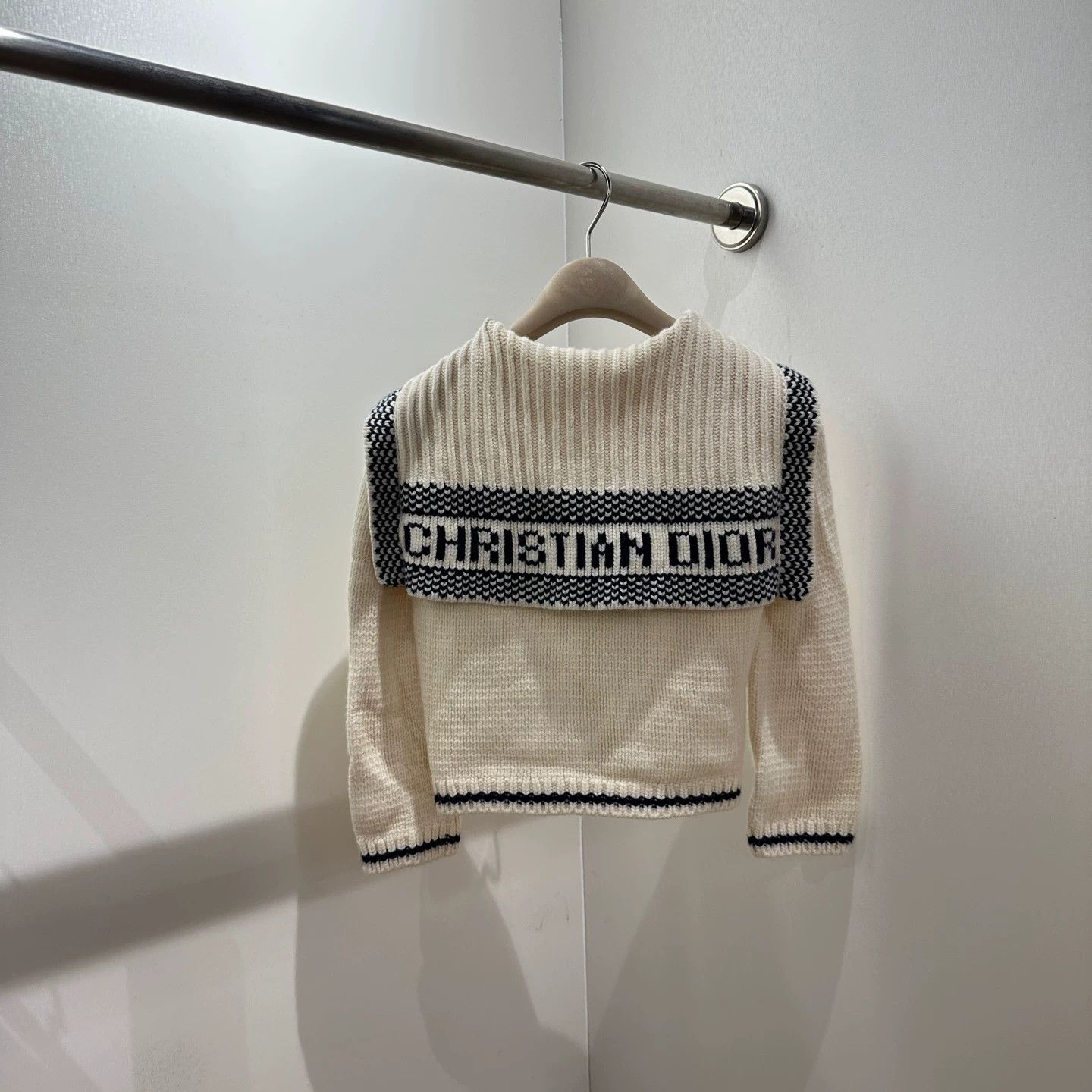 Christian Dior Monsieur Dior may741 logo intarsia navy-neck wool cardy 36 Size XS / US 0-2 / IT 36-38 - 1 Thumbnail