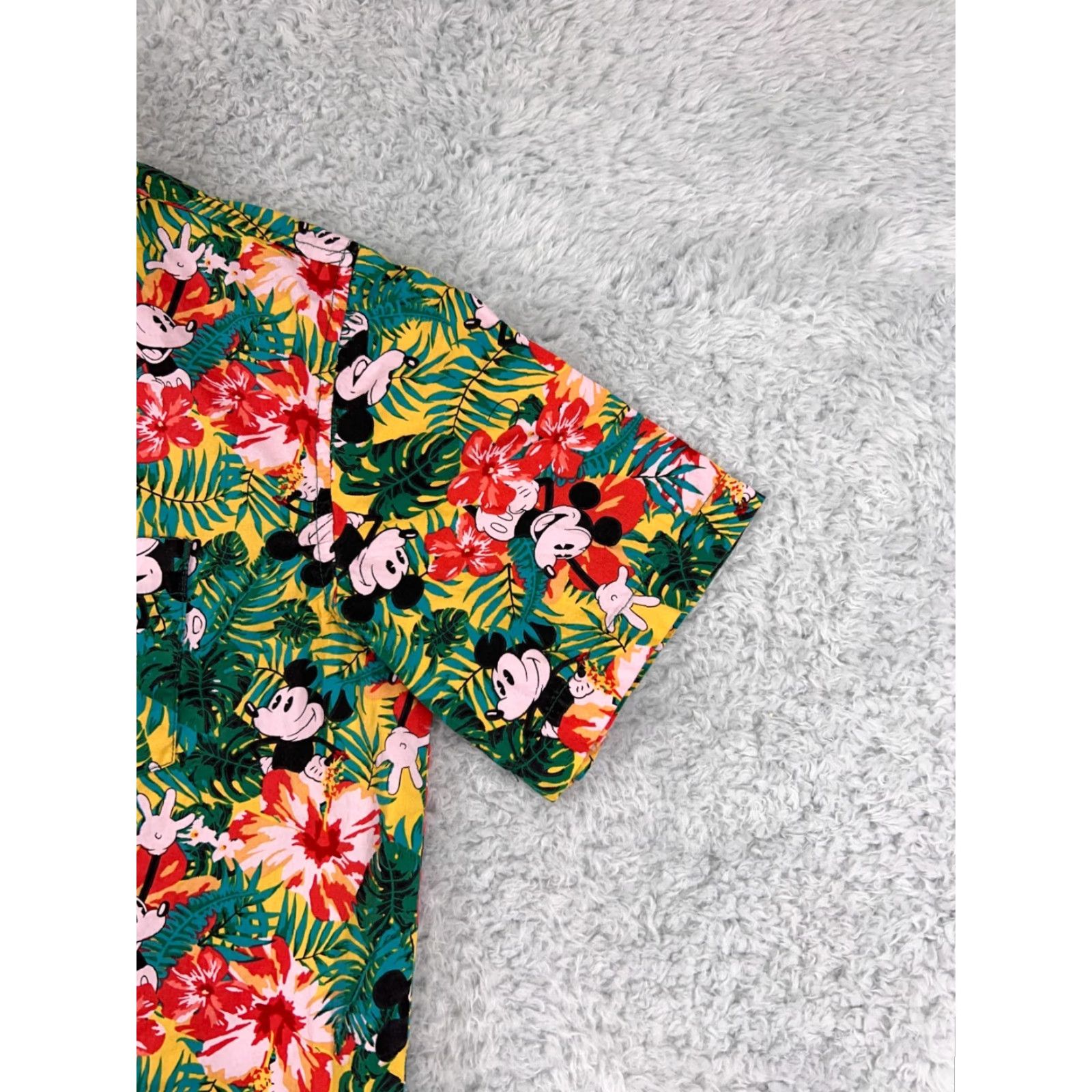 Disney Disney Mens Hawaiian Shirt Short Sleeve 1920s Aloha Resort Floral Cotton Green Red Small Size US S / EU 44-46 / 1 - 7 Thumbnail