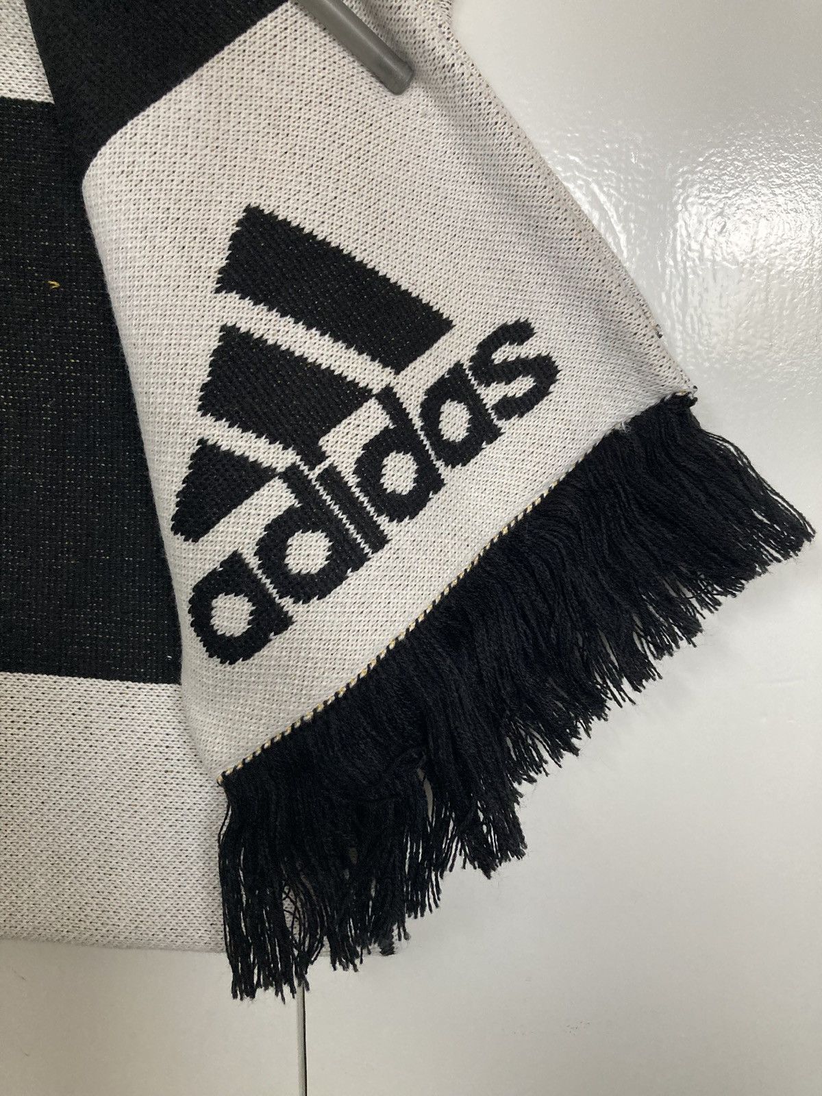 Adidas ADIDAS REAL MADRID CF SCARF SOCCER FOOTBALL KNIT BLACK WHITE Size ONE SIZE - 6 Thumbnail