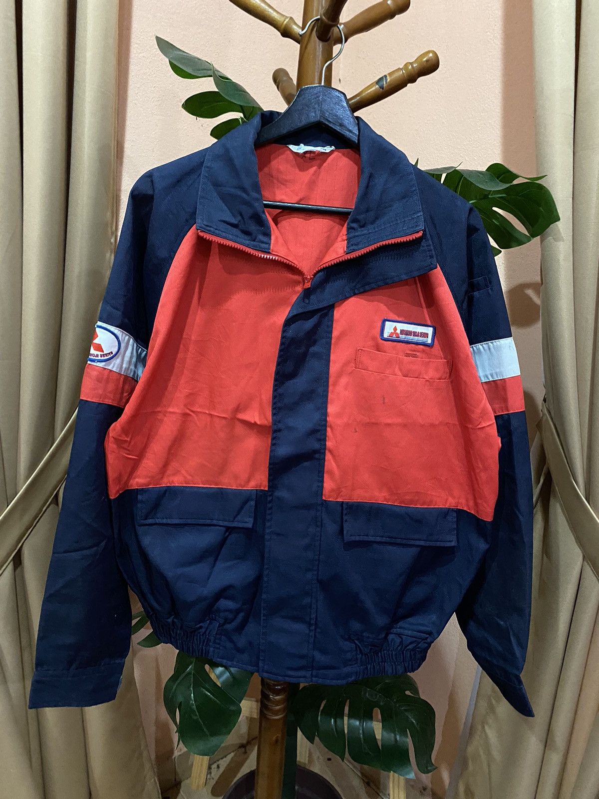 Japanese Brand Vintage Mitsubishi Shoji Sekiyu Jacket Japan Exclusive Size US L / EU 52-54 / 3 - 1 Thumbnail
