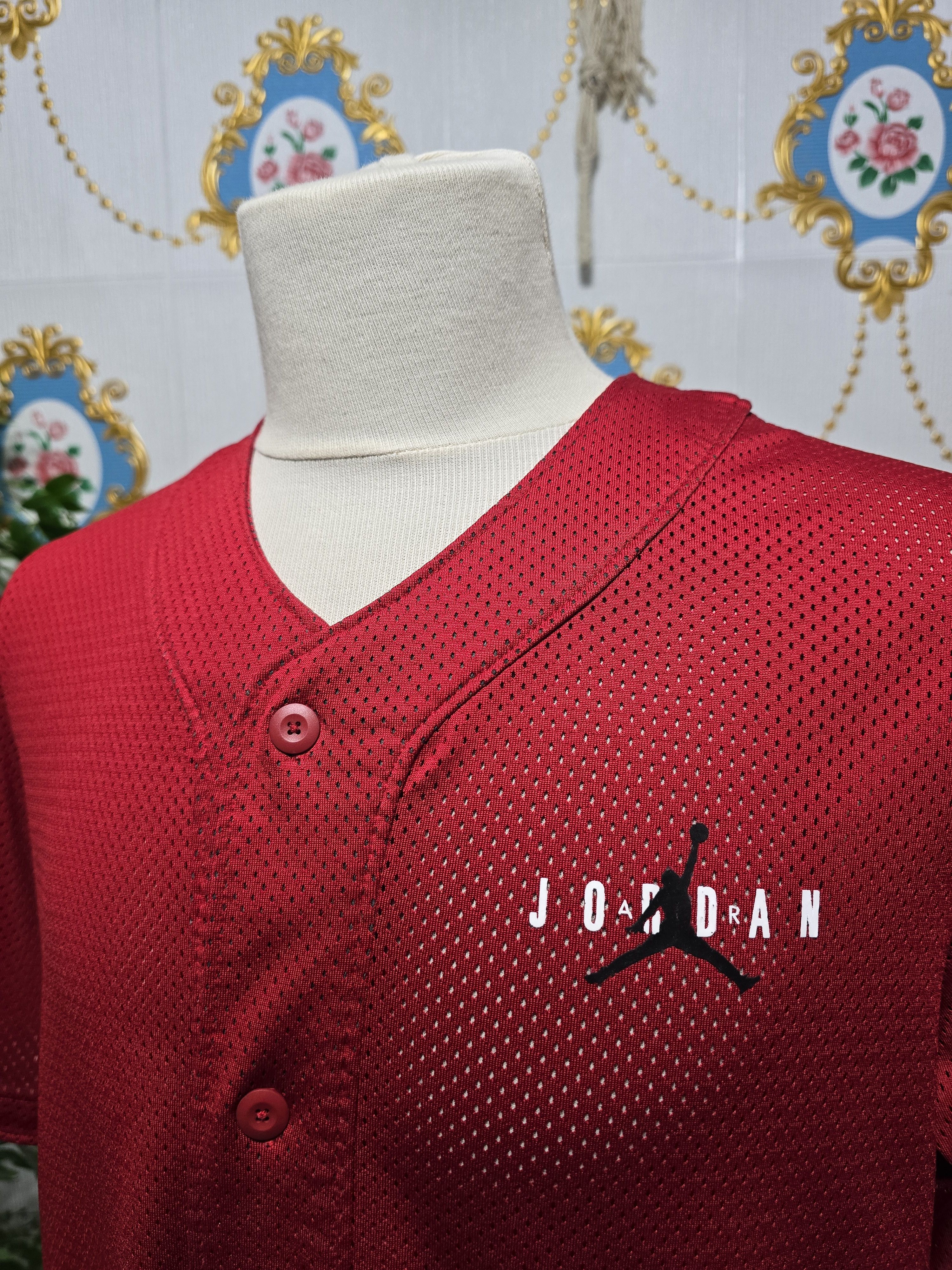 Jordan Brand Nike Jordan Jumpman mesh baseball jersey in red. Size US L / EU 52-54 / 3 - 7 Thumbnail