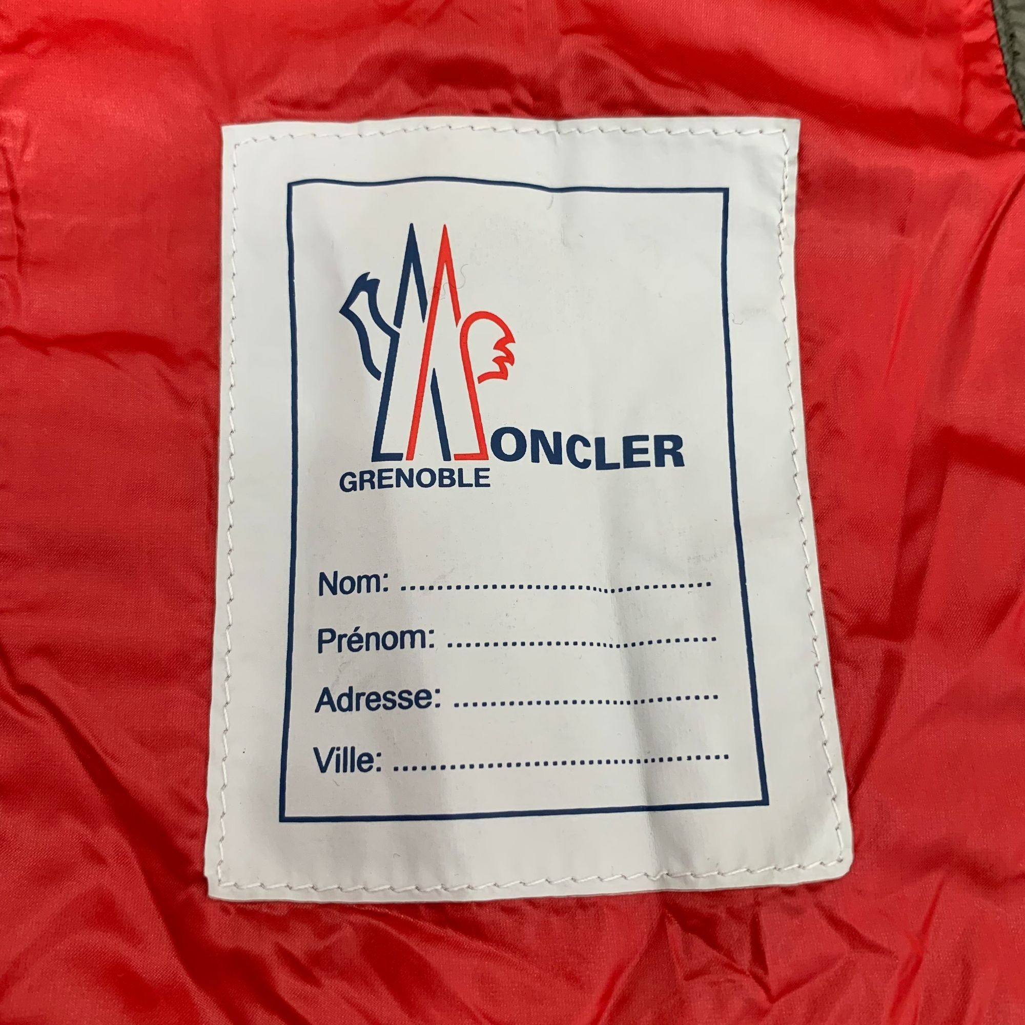 Moncler [Moncler] Military Green Embroidered Logo Notch Lapel Down V Size US L / EU 52-54 / 3 - 2 Thumbnail
