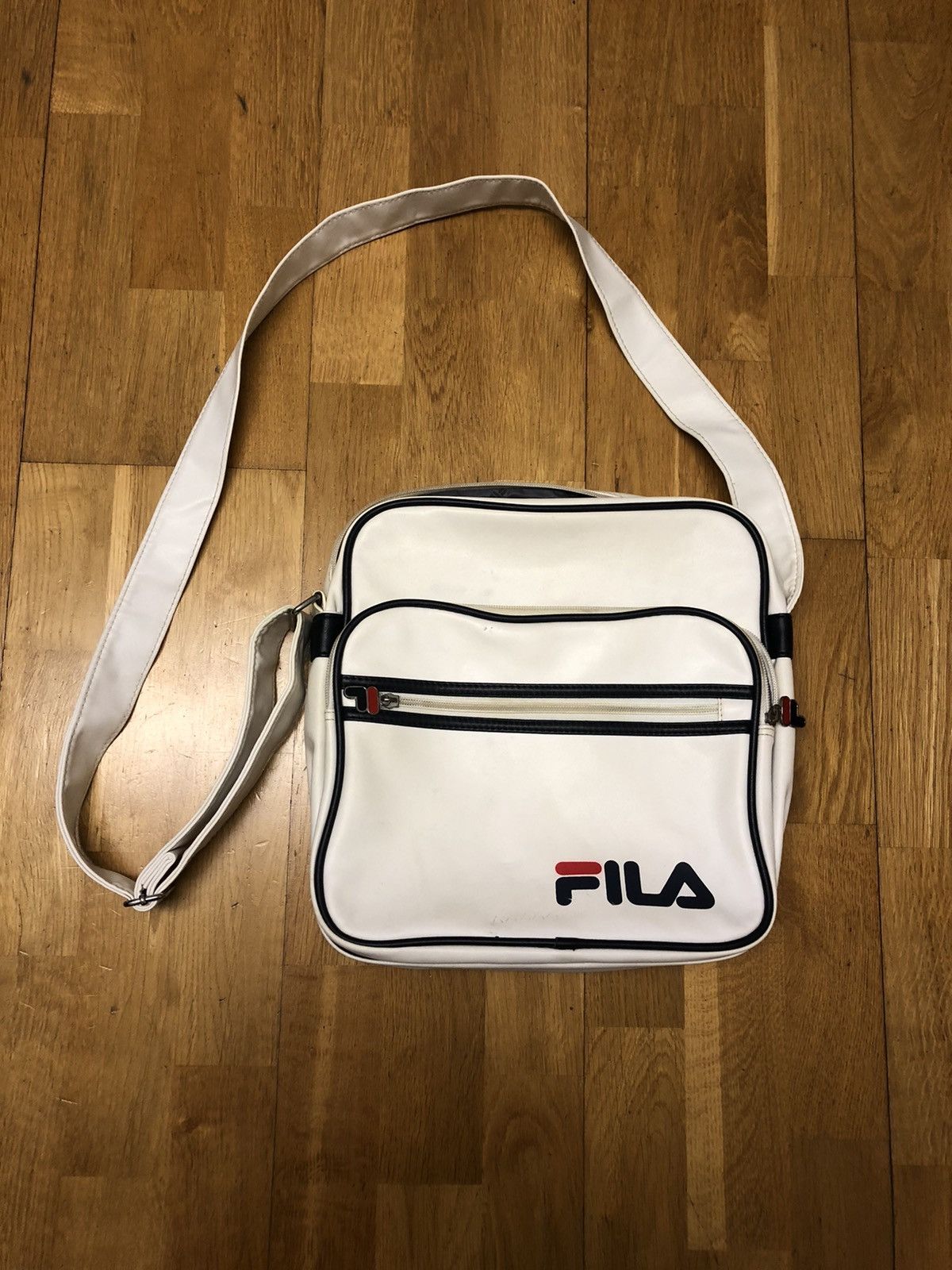 Fila shops strap bag