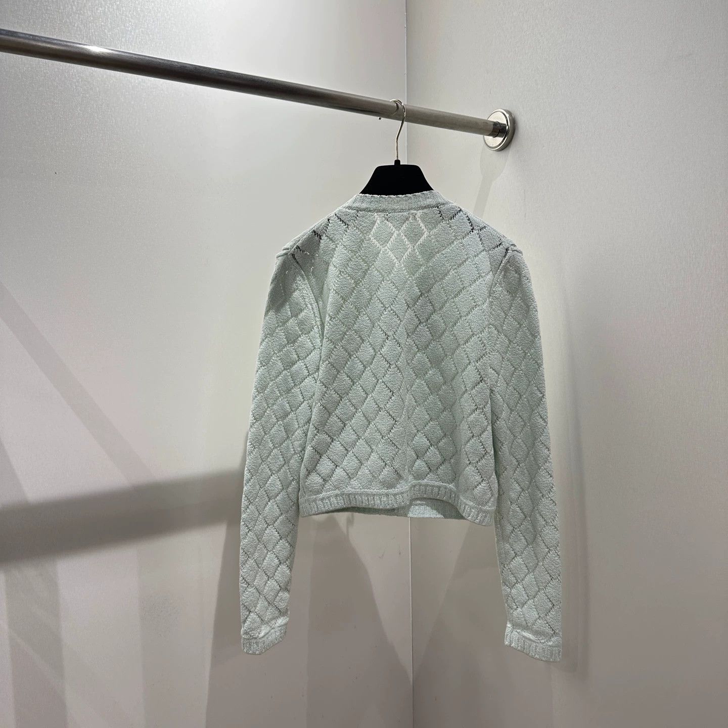 Chanel Chanel Mint Green Quilted Crystal Cardigan apr791 36 Size XS / US 0-2 / IT 36-38 - 2 Thumbnail