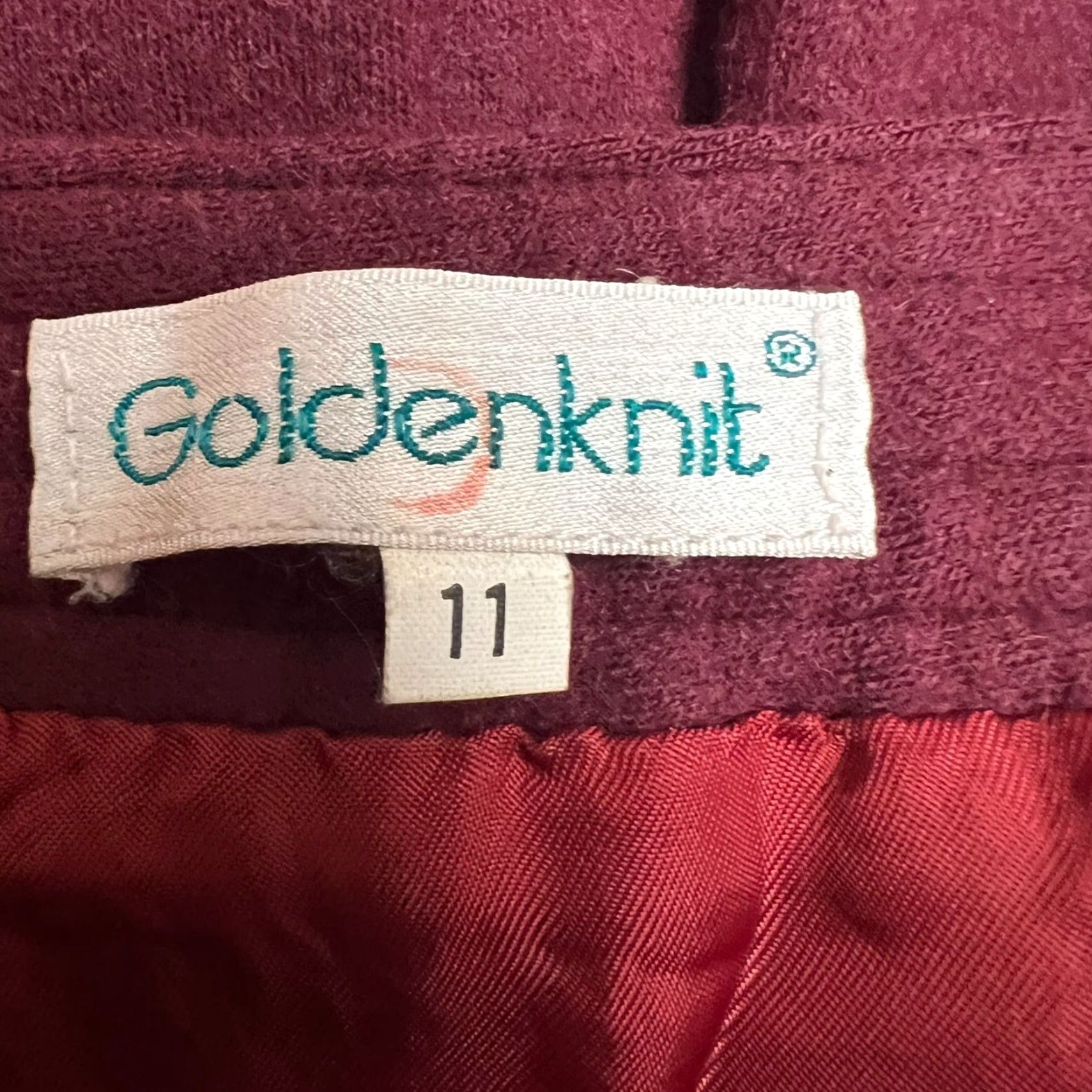 Vintage Vintage Golden Knit Wool Belted Skirt Womens Size 11 Maroon Knee Length A-Line 80s 90s 100% Wool Mid Rise Buttons Zipper Lined Size 32" / US 10 / IT 46 - 6 Thumbnail