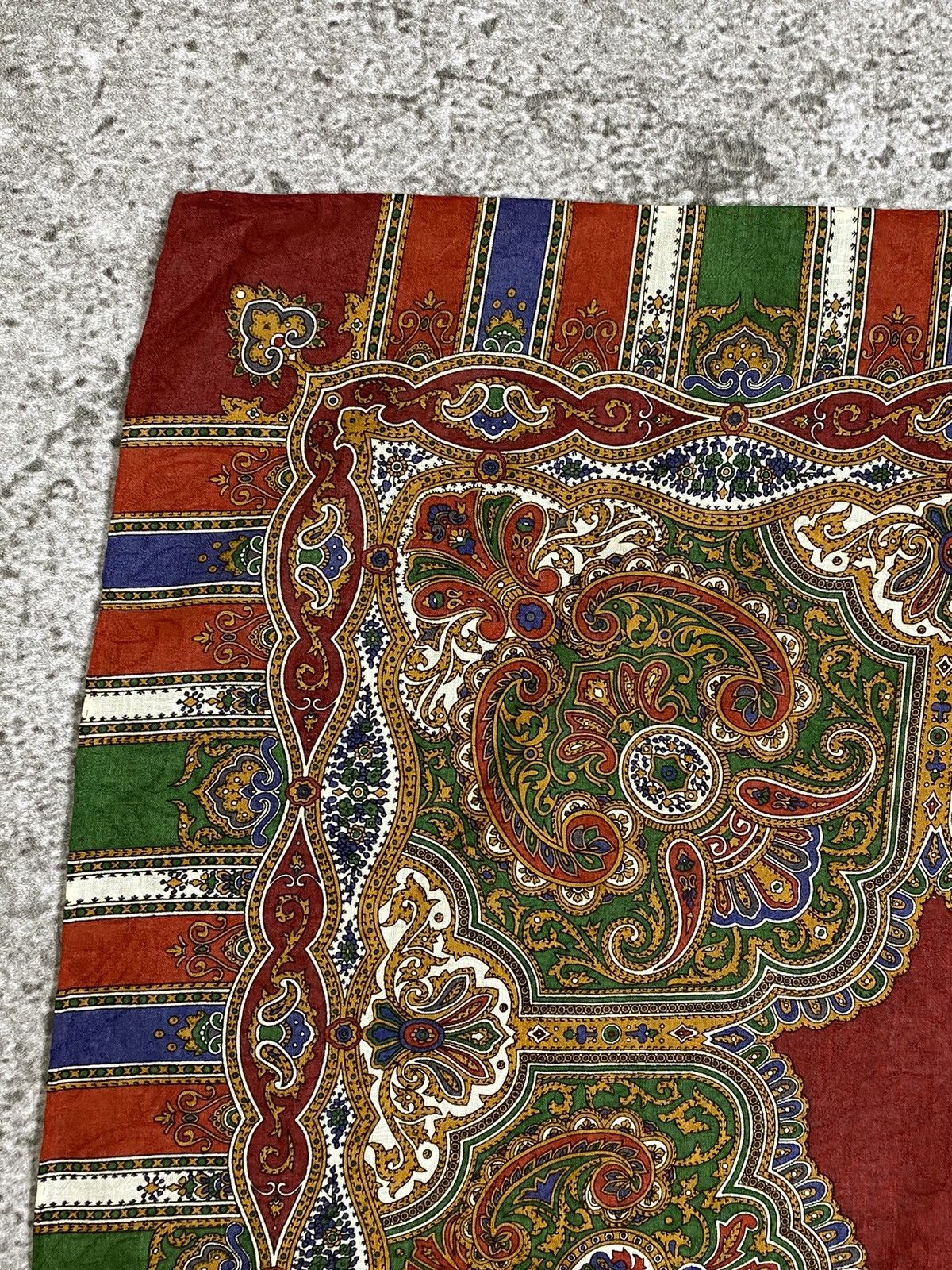 Yves Saint Laurent Yves Saint Laurent Handkerchief / Bandana / Neckerchief Size ONE SIZE - 5 Thumbnail