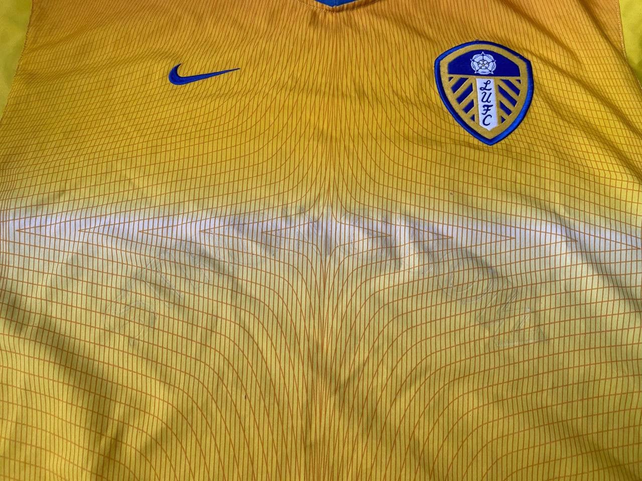 Nike Nike Leeds United soccer jersey tee Size US XL / EU 56 / 4 - 3 Thumbnail