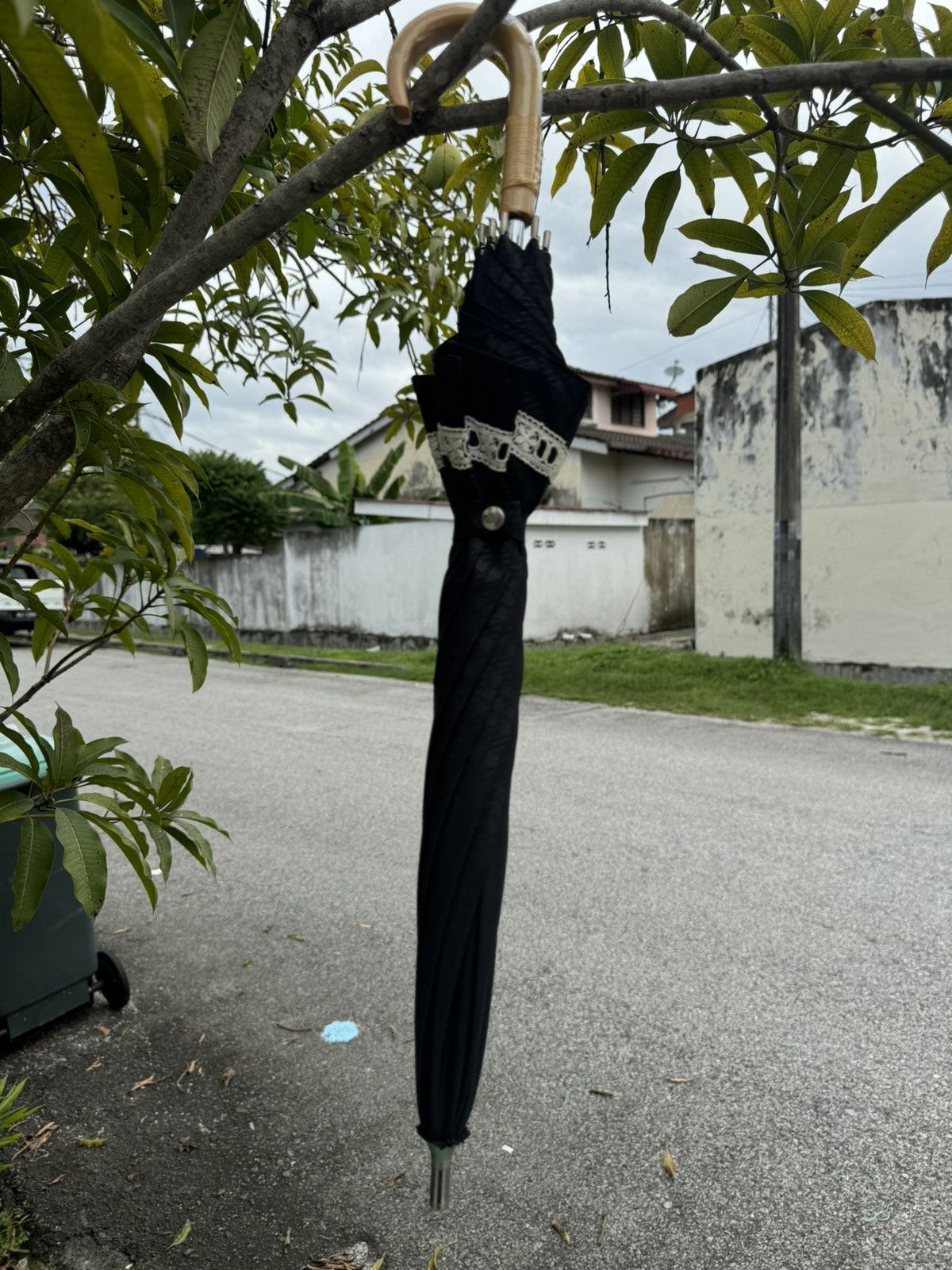 Y's × Yohji Yamamoto VINTAGE YOHJI YAMAMOTO NYLON UMBRELLA WOOD YSACCS Size ONE SIZE - 6 Thumbnail