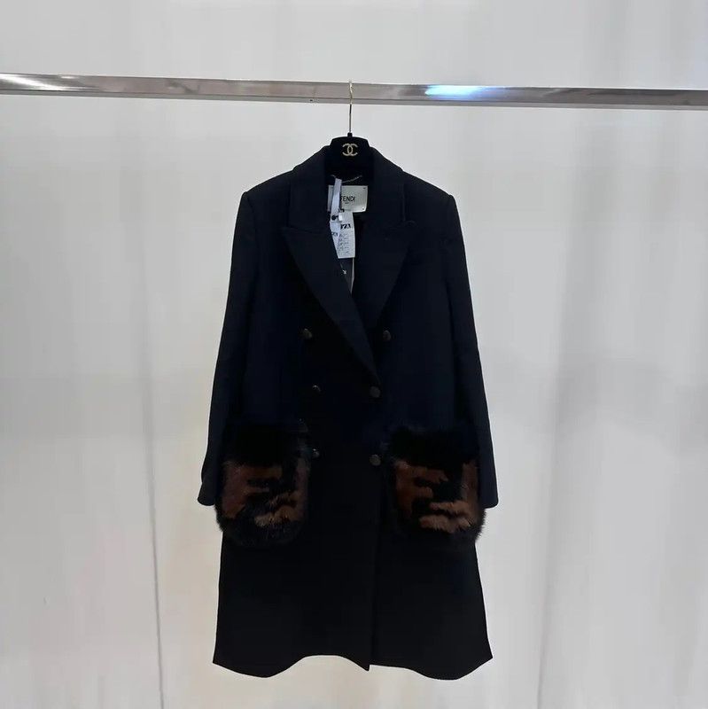 Fendi Fendi Black Women's Coat with Faux Fur Pockets 0089 Size M / US 6-8 / IT 42-44 - 1 Thumbnail