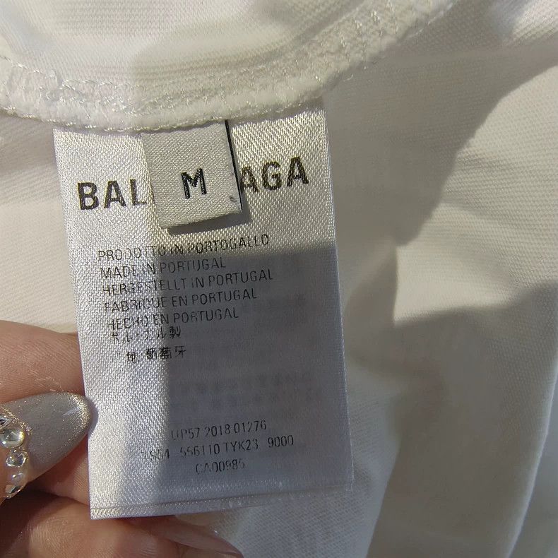 Balenciaga Balenciaga White round neck short short sleeve Size US M / EU 48-50 / 2 - 5 Thumbnail