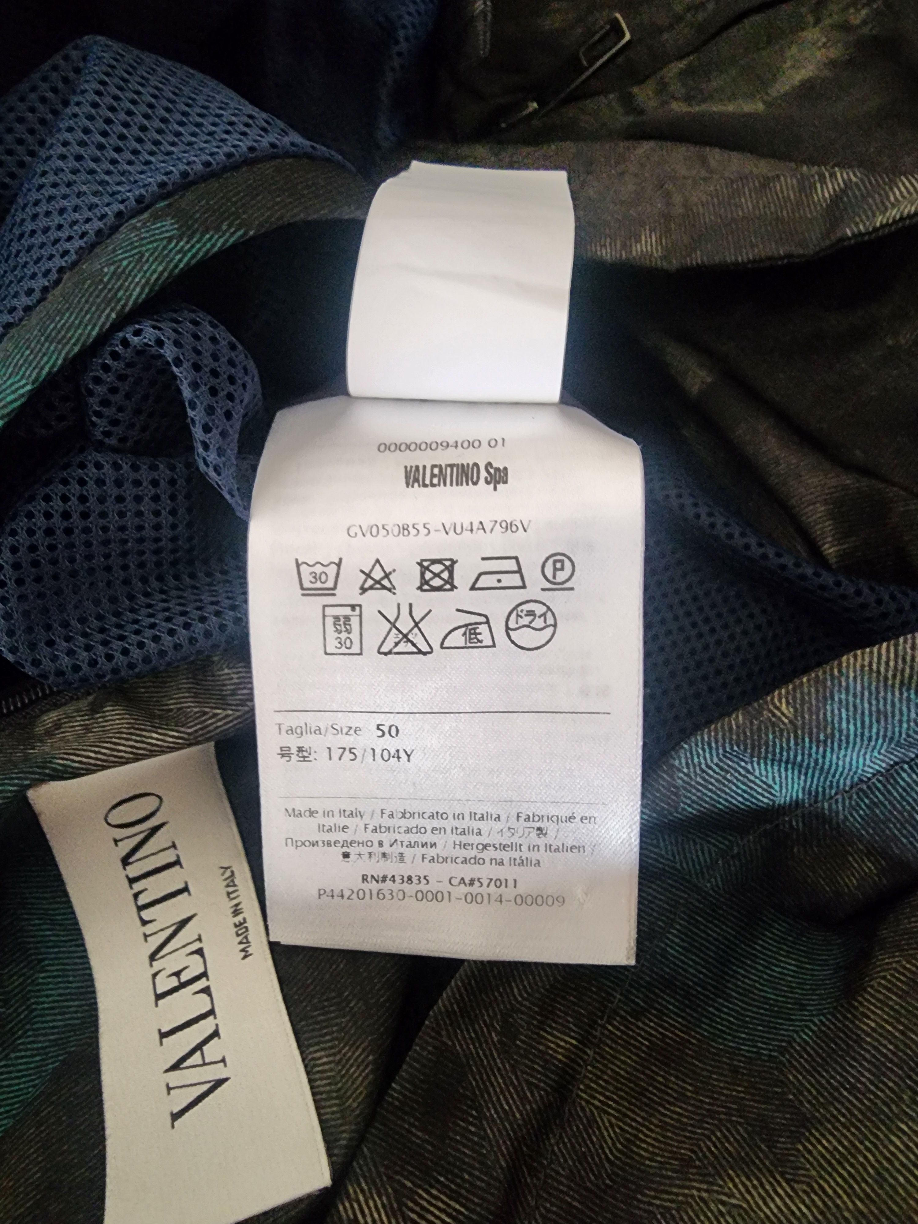 Valentino Valentino camo windbreaker L - Fashionella Size US L / EU 52-54 / 3 - 13 Thumbnail