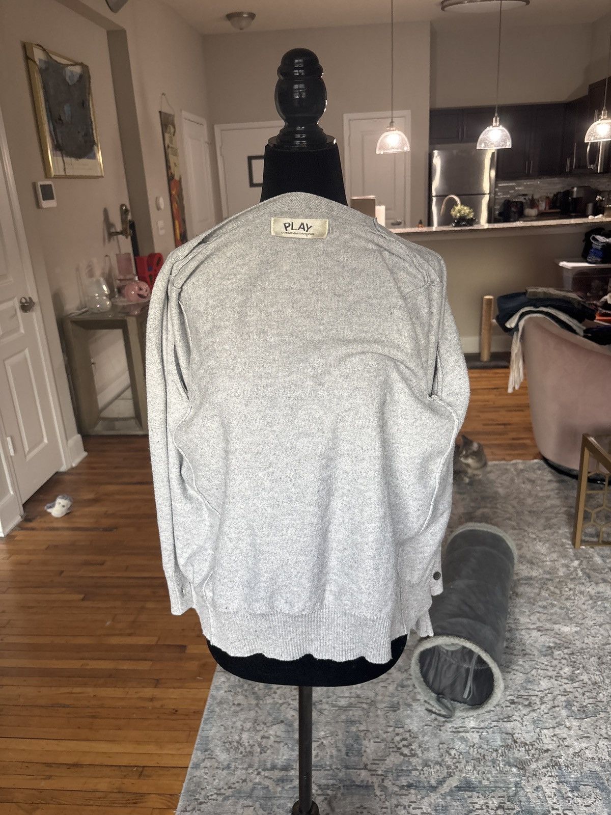 Comme des Garcons PLAY CDG Play Women’s Grey Button Down Cardigan Size S / US 4 / IT 40 - 6 Thumbnail