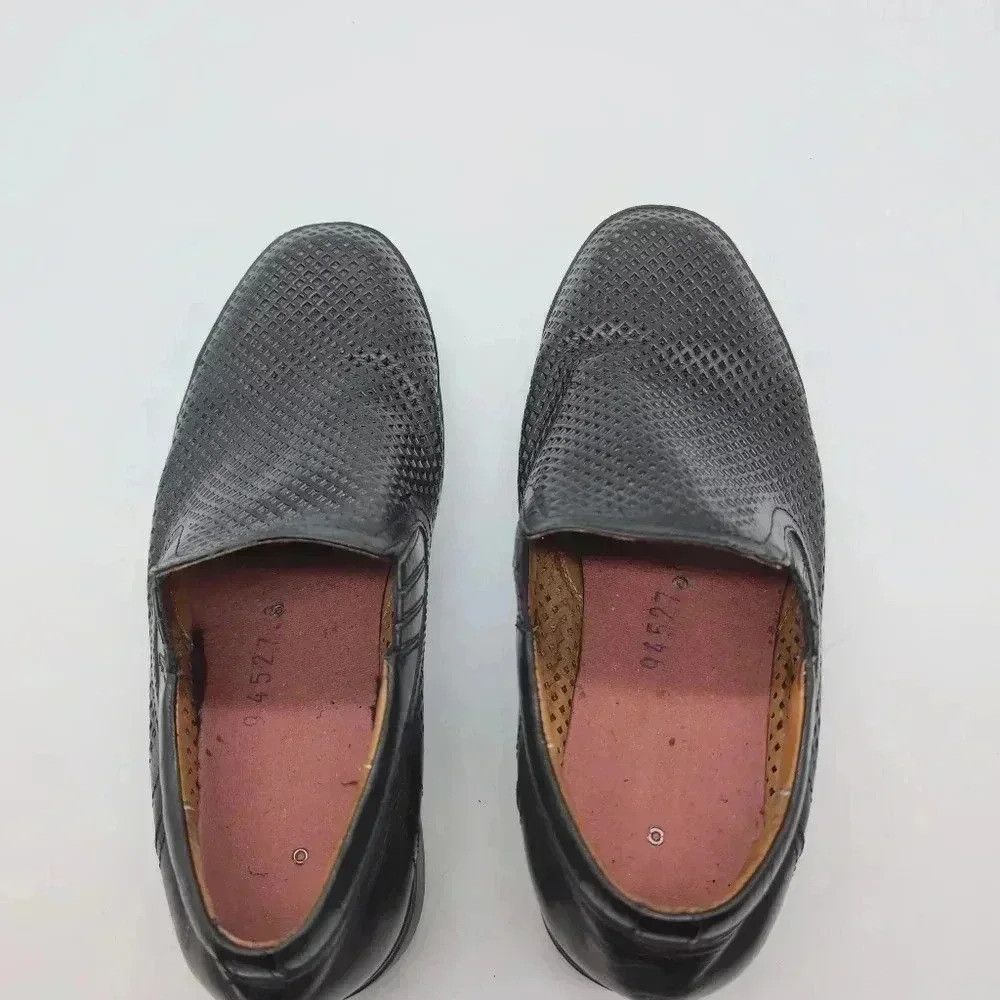 Designer Gravity Defyer Emil Black Cutwork Leather Shoes sz 8 Size US 8 / EU 41 - 8 Thumbnail