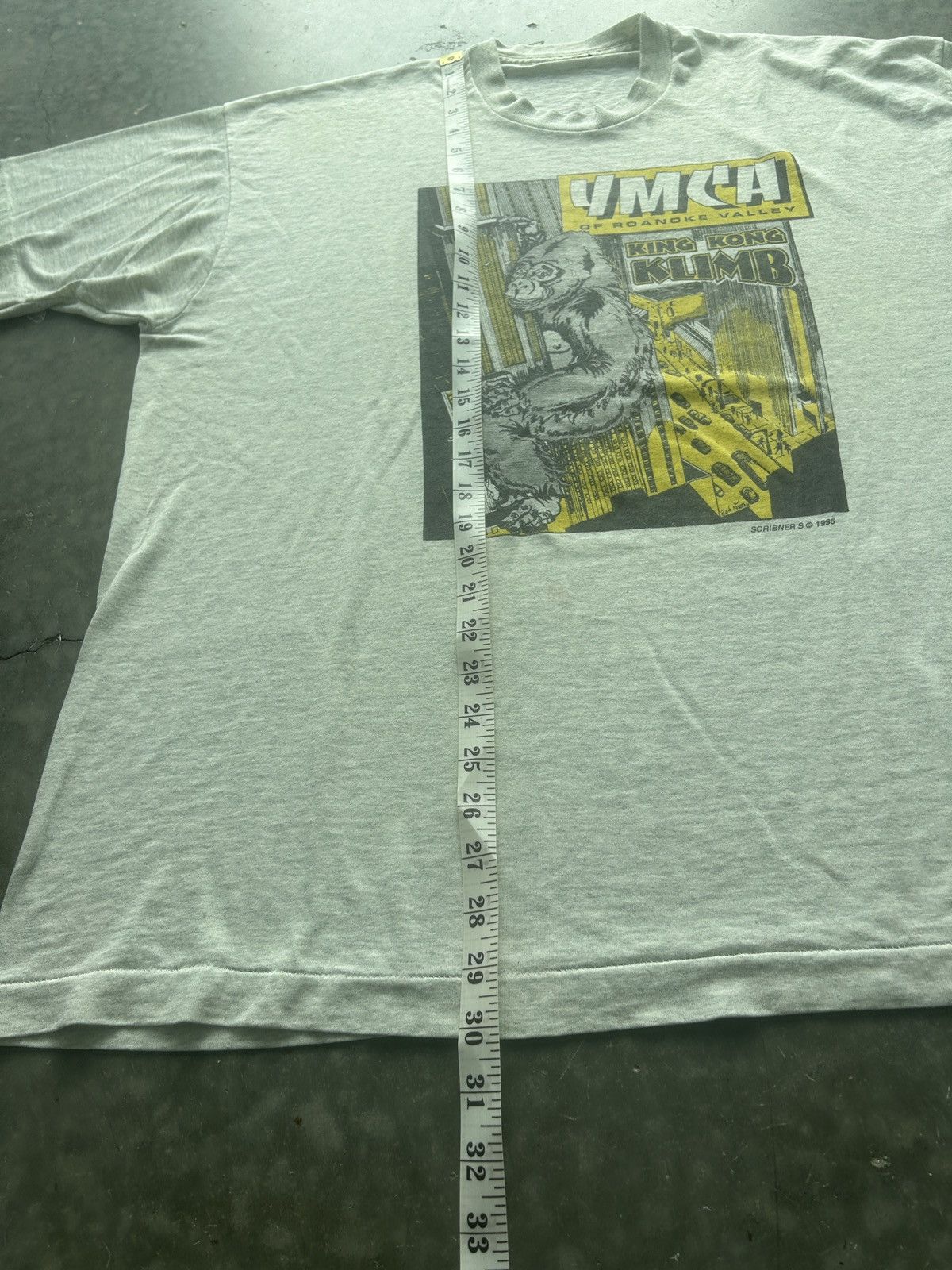 Vintage Vintage 90s Roanoke King Kong Graphic Tee Size US XL / EU 56 / 4 - 8 Thumbnail
