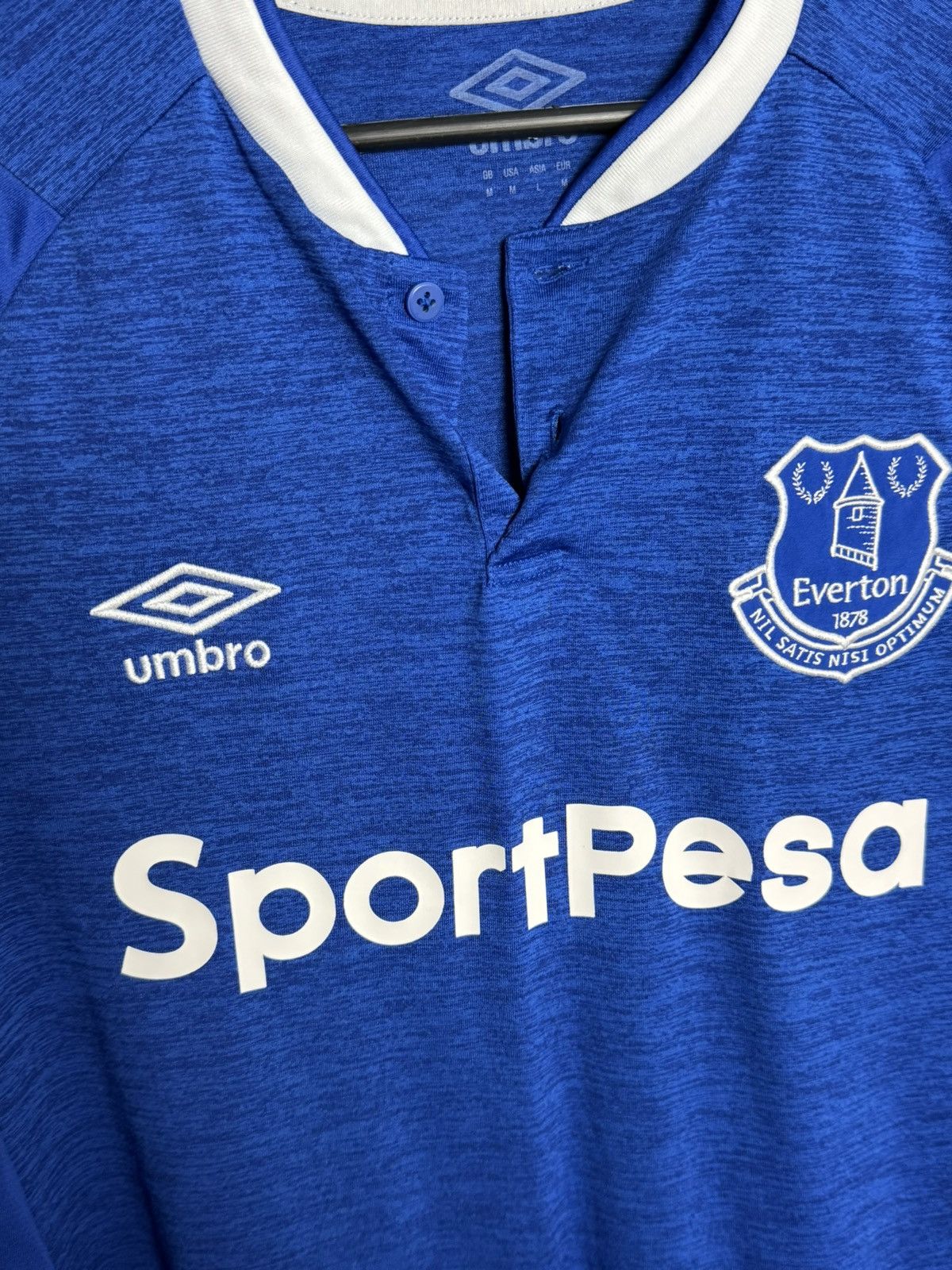 Umbro Everton 18/19 Home Football Long Sleeve Jersey Size US M / EU 48-50 / 2 - 3 Thumbnail