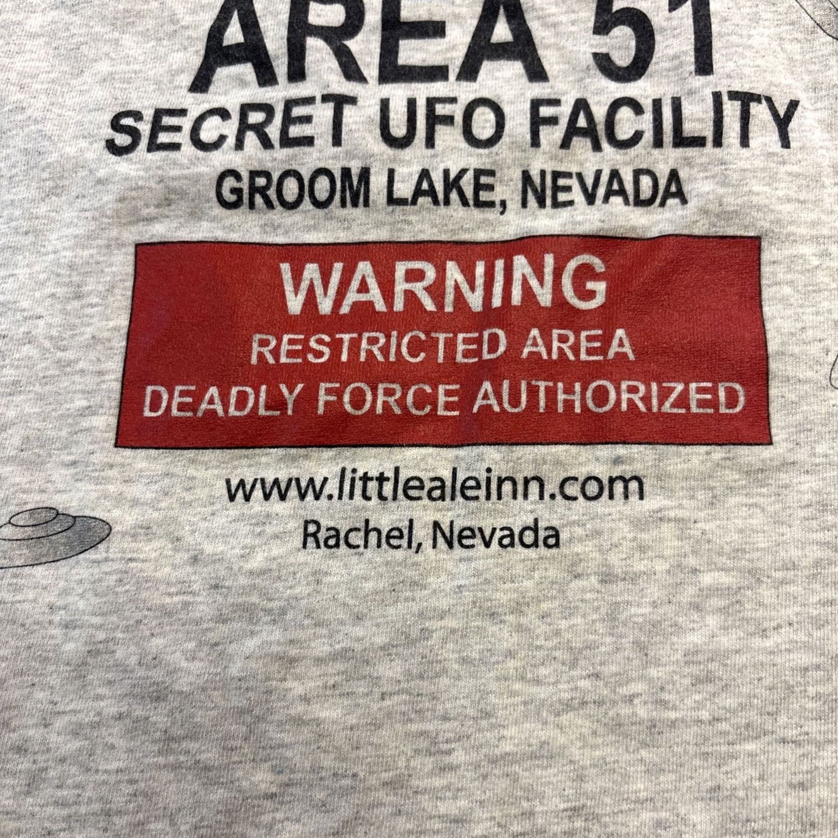 Fruit Of The Loom VINTAGE Area 51 Nevada UFO Dreamland Aliens Space T Shirt Y2K Fruit of the Loom Mens Cotton Gray L Short Sleeve Crew Neck Size US L / EU 52-54 / 3 - 3 Thumbnail