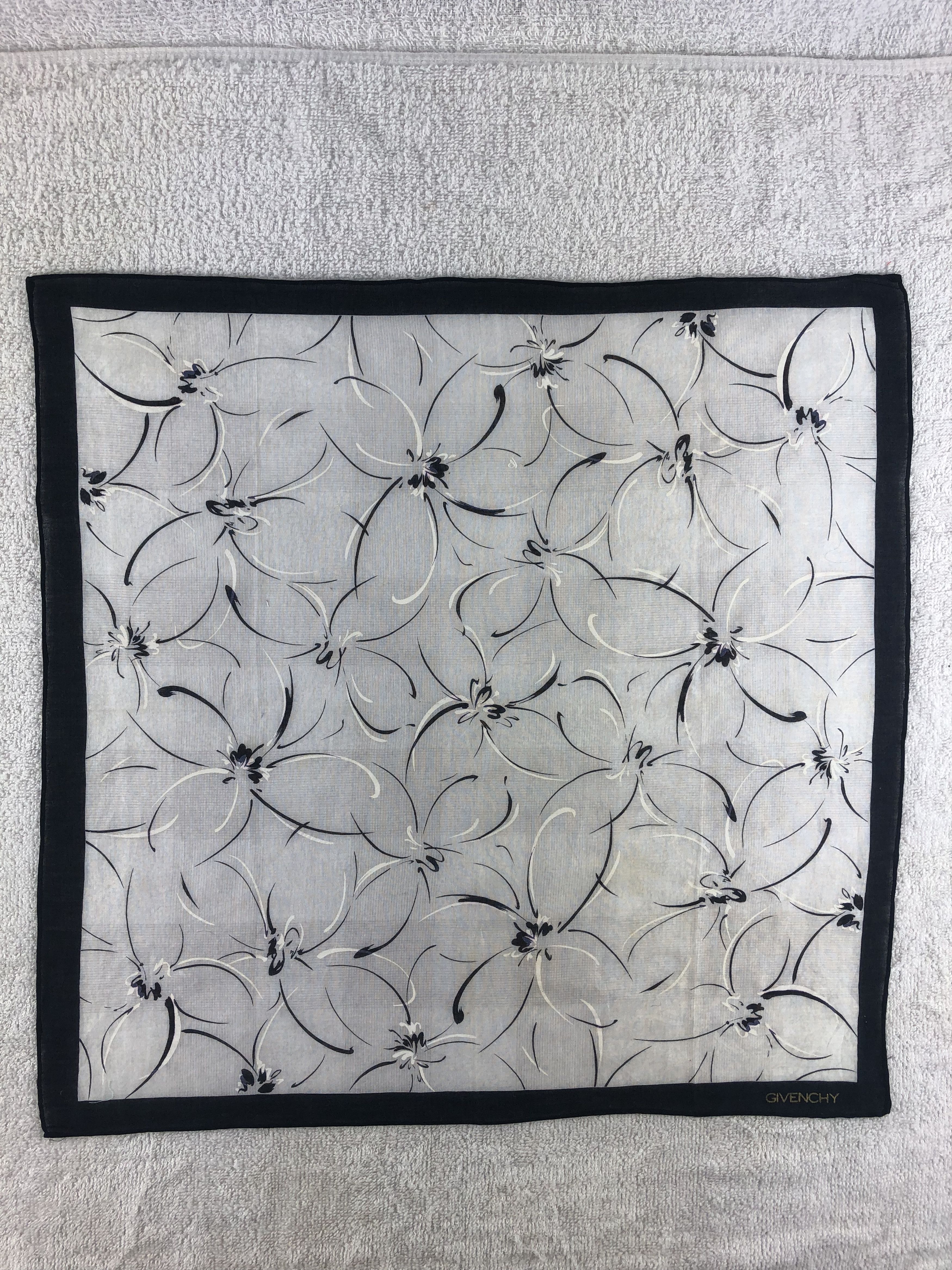 Vintage Givenchy Handkerchief / Bandana / Neckerchief Size ONE SIZE - 3 Thumbnail