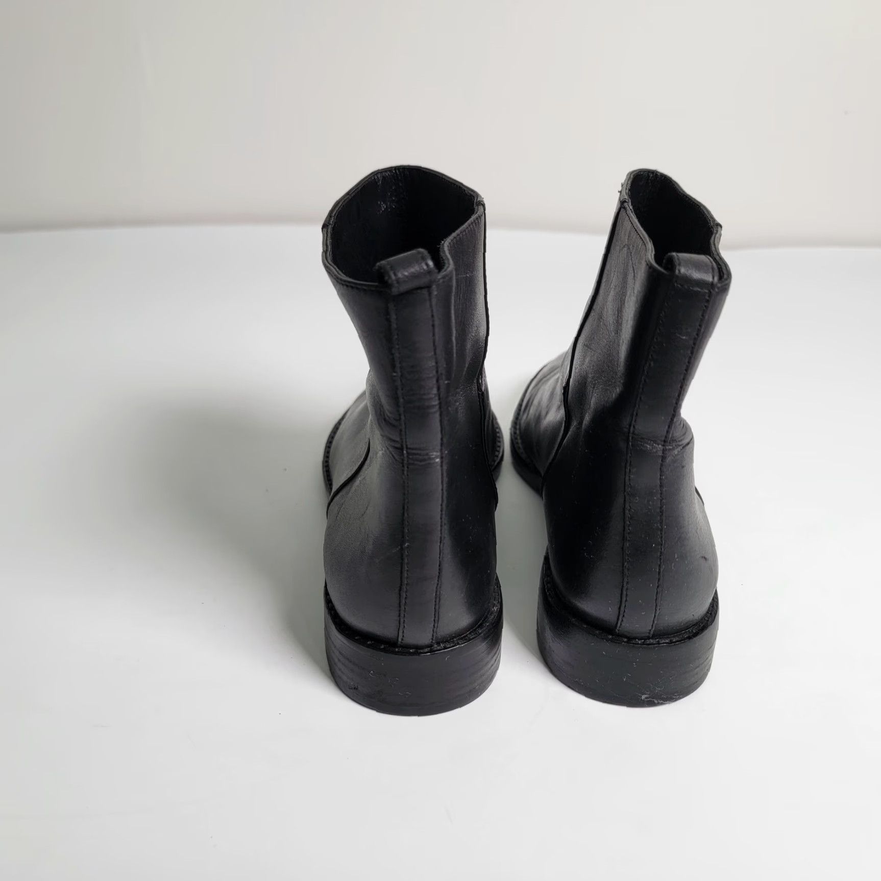 Vintage Theyskens’ Theory Black Boots Ankle Flat Boot Mid-Calf Leather Non-Slip Italy 8M Womens Fall Winter EU 38.5 Casual Shoes Size US 8 / IT 38 - 3 Thumbnail