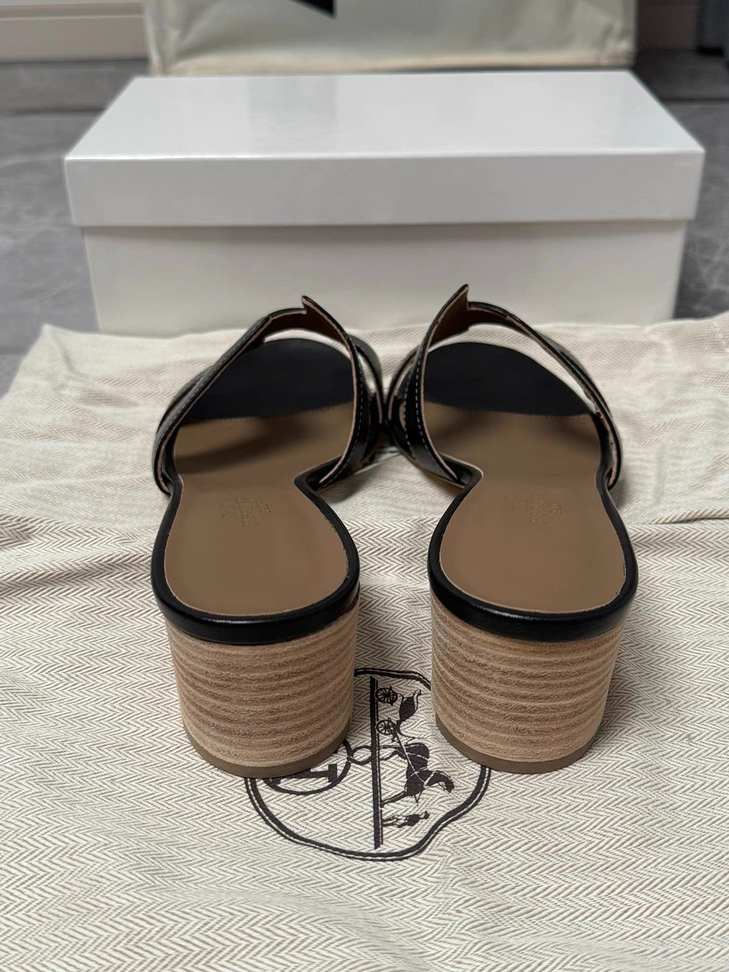 Hermes Hermès Oasis H Block Heel Slides K6 Size US 10 / IT 40 - 3 Thumbnail