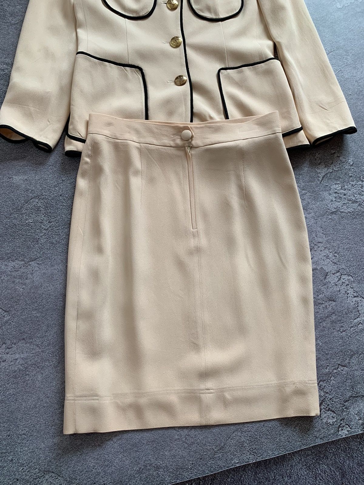 Designer × Moschino × Vintage VTG 1980’s Moschino Cheap & Chic Cream Suit Women’s 42 size Size L / US 10 / IT 46 - 6 Thumbnail
