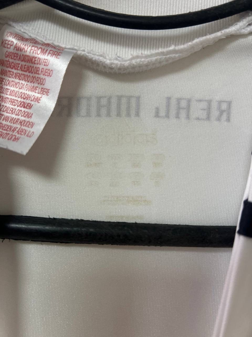 Adidas Real Madrid 2009/2010 Home Soccer Football Shirt Adidas M Size US M / EU 48-50 / 2 - 10 Thumbnail