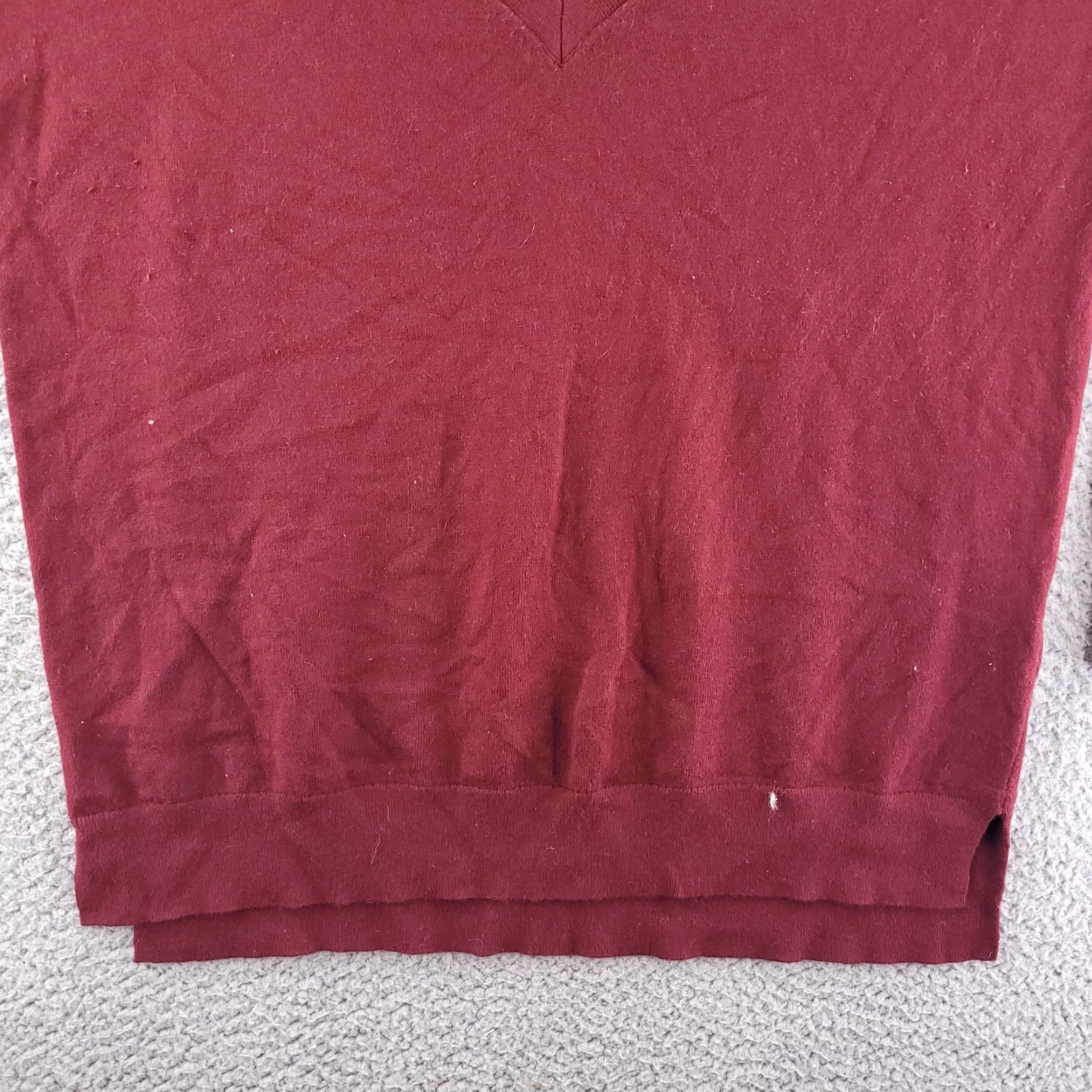 Banana Republic V Neck Sweater Banana Republic Womens Large Red Cotton Cashmere Blend Luxe Yarn Size L / US 10 / IT 46 - 2 Thumbnail