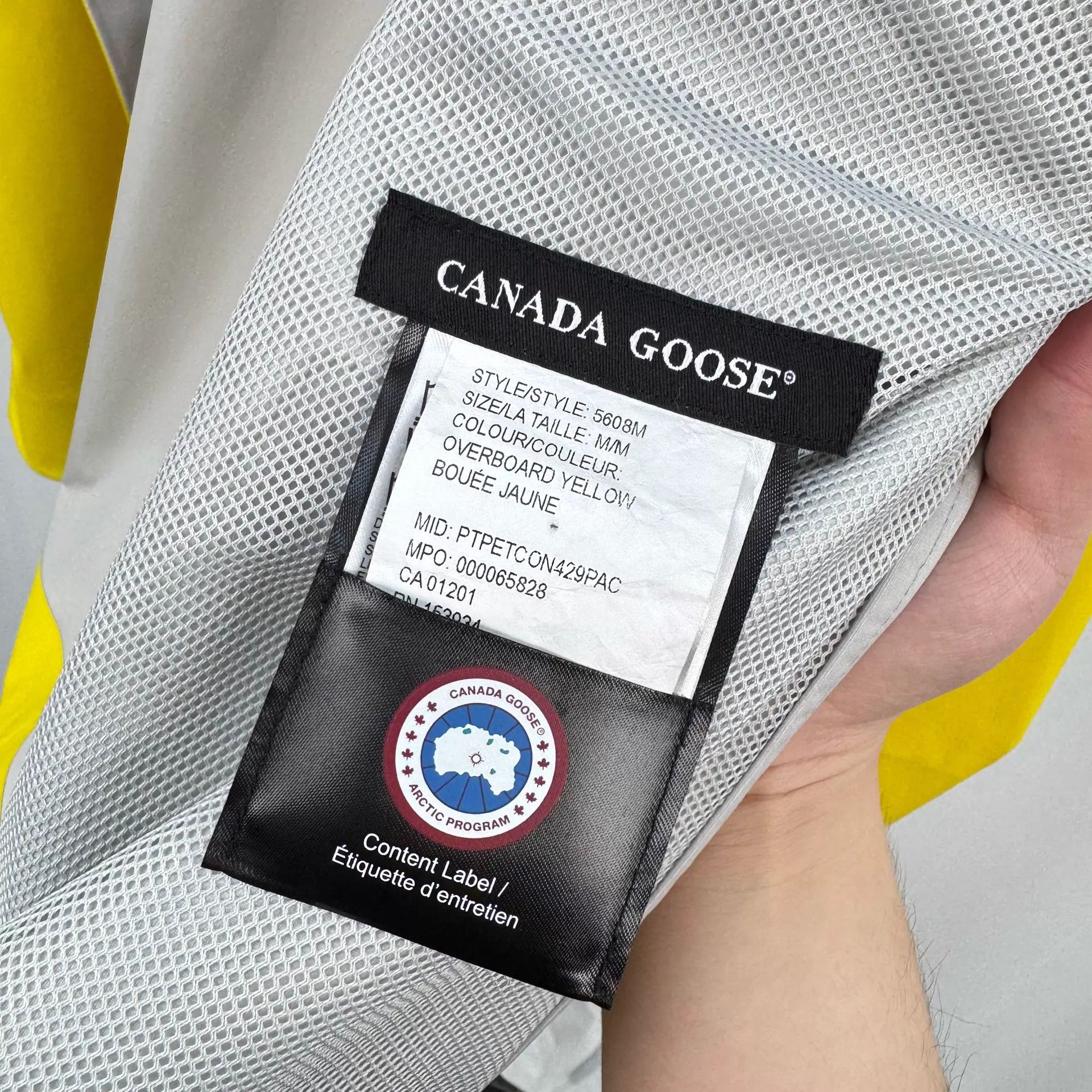 Canada Goose Canada Goose Embroidered Logo Shell Jacket M Size US M / EU 48-50 / 2 - 6 Thumbnail