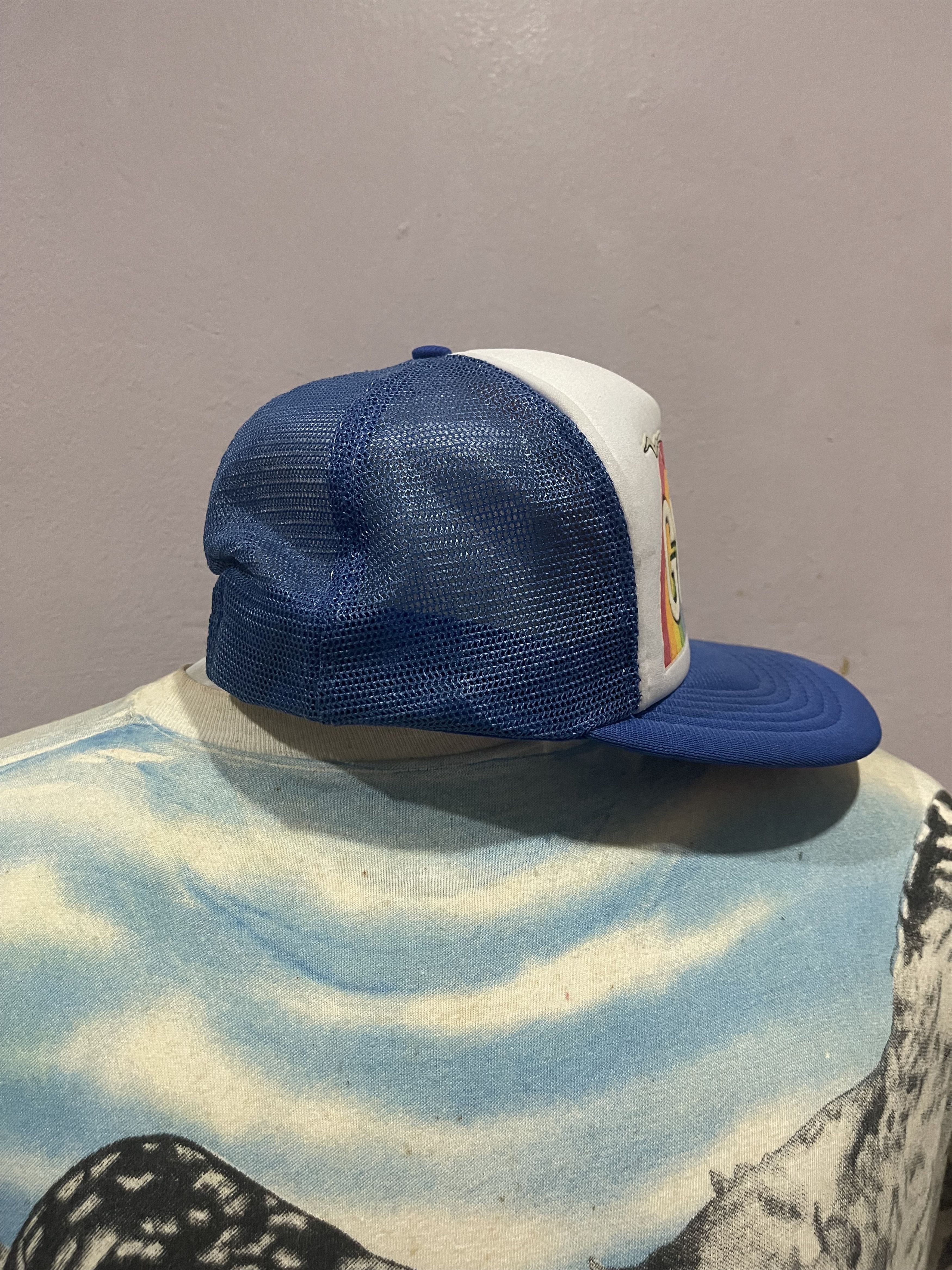Vintage Vintage Guam Hawaii Rainbow 80s Trucker Cap Size ONE SIZE - 2 Thumbnail