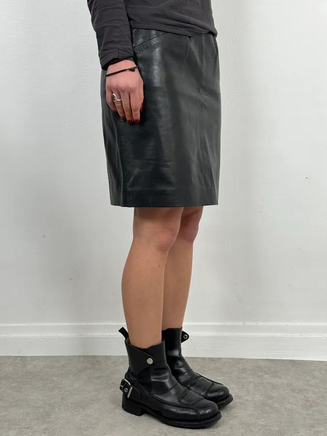 Saint Laurent Paris 1990s Saint Laurent Rive Gauche Black Leather Skirt Size 26" / US 2 / IT 38 - 3 Thumbnail