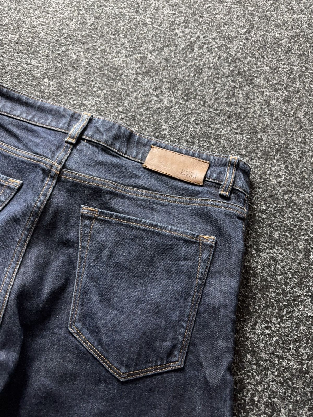 Hugo Boss Luxury Hugo Boss Candiani Denim Dark Blue Jeans Straight Fit Size US 33 - 17 Thumbnail