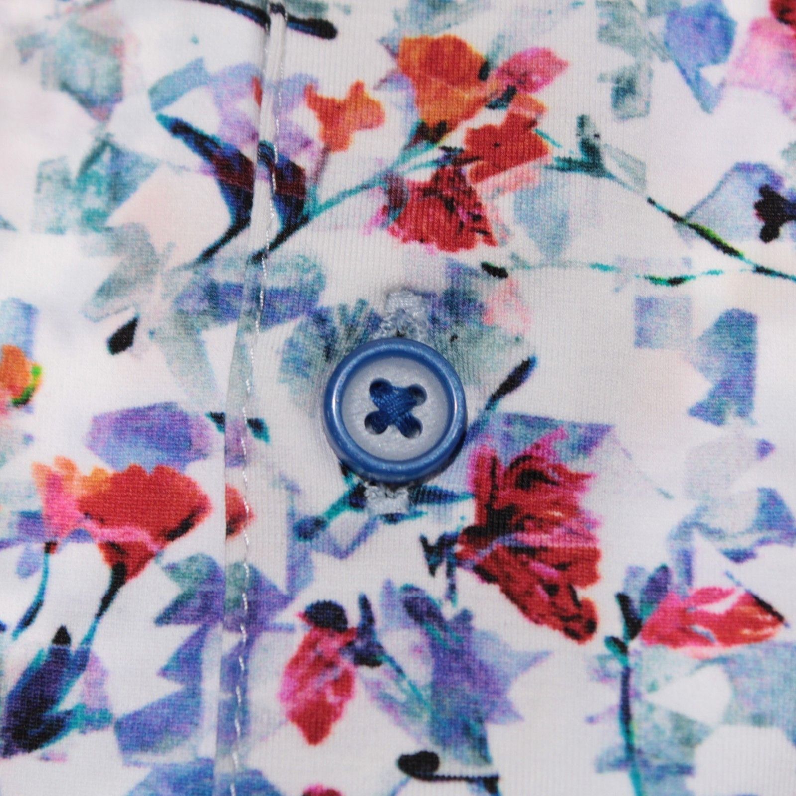 Robert Graham Robert Graham New with tags Shirt Size M US In White Size US M / EU 48-50 / 2 - 2 Thumbnail